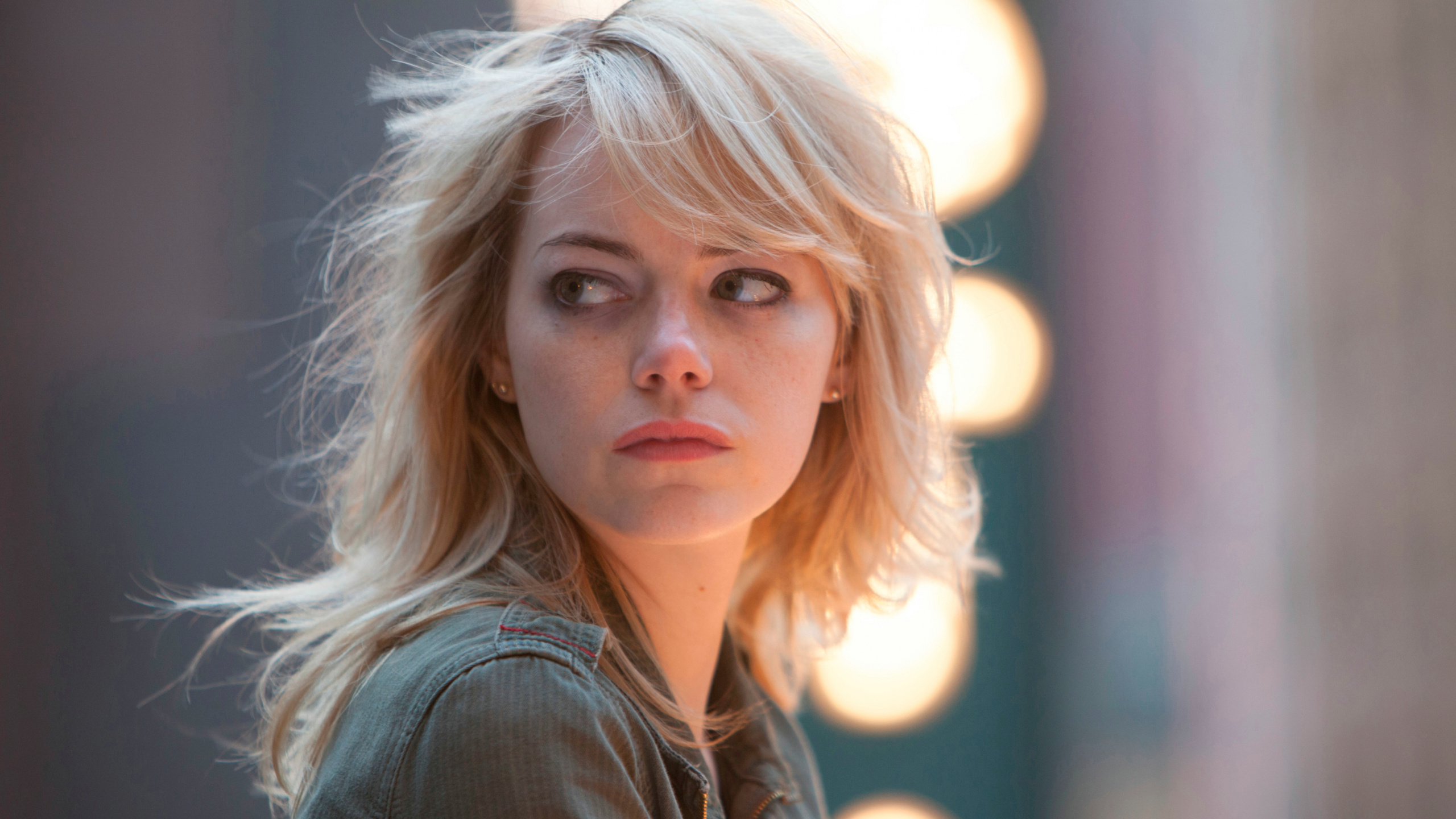 Emma Stone, Hombre Pájaro, Cabello, Rubia, Belleza. Wallpaper in 2560x1440 Resolution