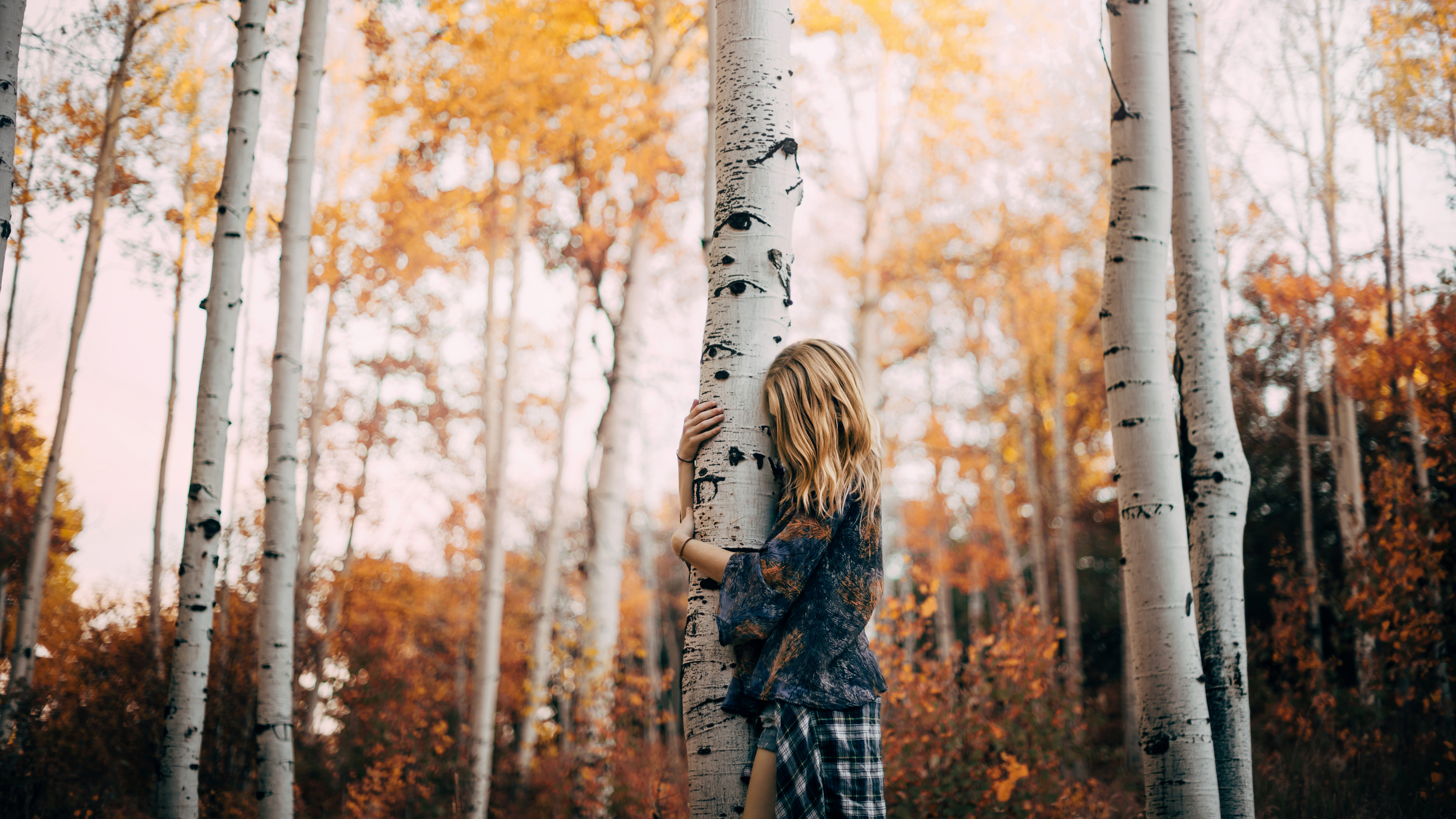 Woman in Black and White Plaid Coat Standing Near White Tree During Daytime. Wallpaper in 3840x2160 Resolution