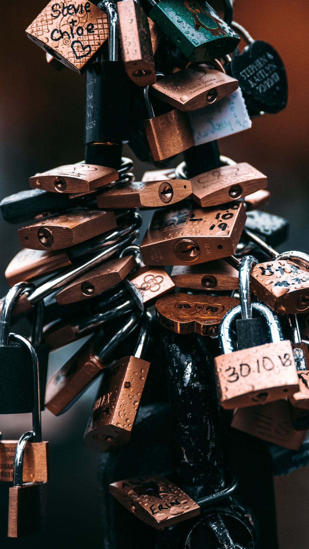 Tilt Shift Lens Photography of Padlock. Wallpaper in 1080x1920 Resolution