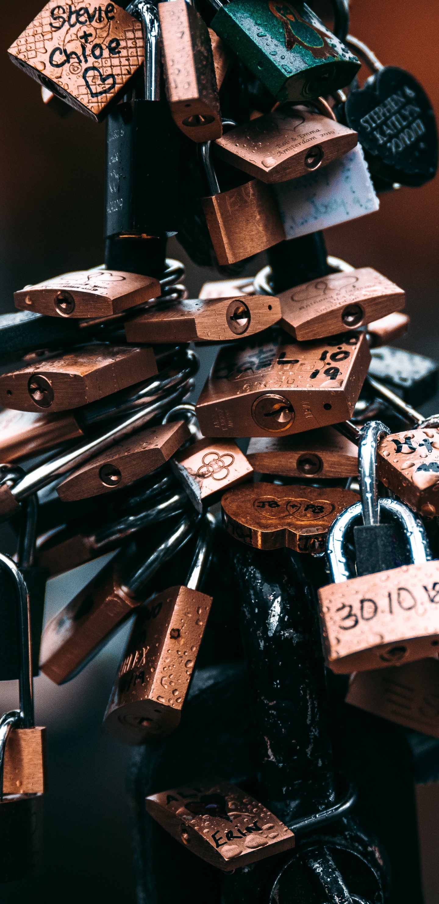 Tilt Shift Lens Photography of Padlock. Wallpaper in 1440x2960 Resolution