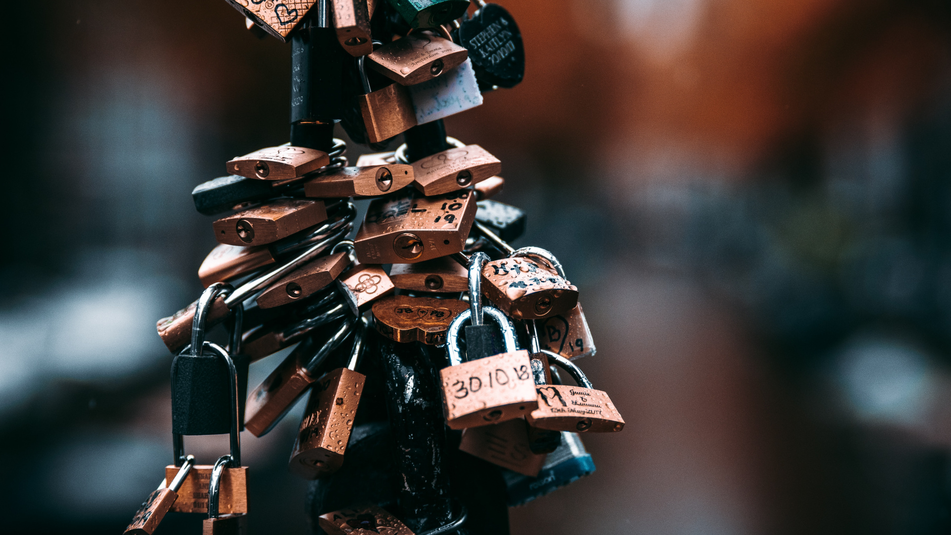 Tilt Shift Lens Photography of Padlock. Wallpaper in 1920x1080 Resolution