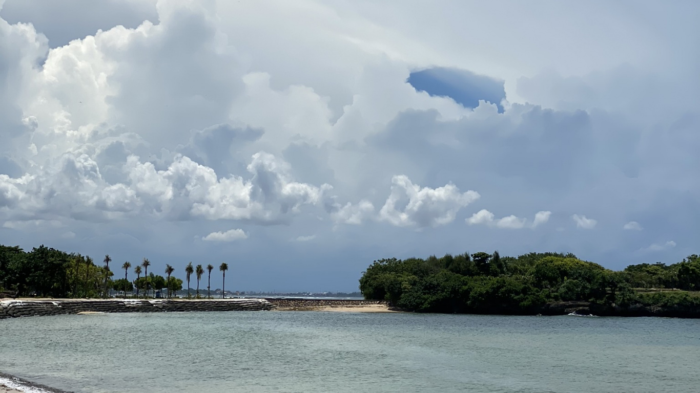 Water Resources, Water, Body of Water, Daytime, Cloud. Wallpaper in 1366x768 Resolution