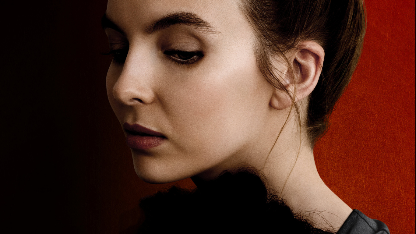 Mujer en Camisa Negra Con Aretes de Plata. Wallpaper in 1366x768 Resolution