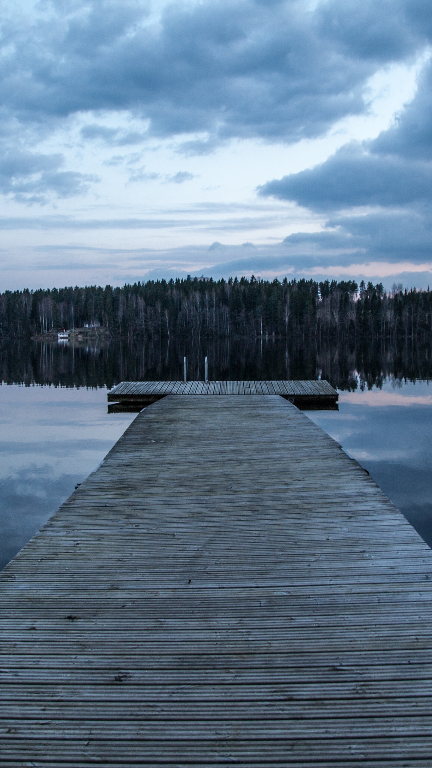 Brown Wooden Dock on Lake During Daytime. Wallpaper in 1440x2560 Resolution