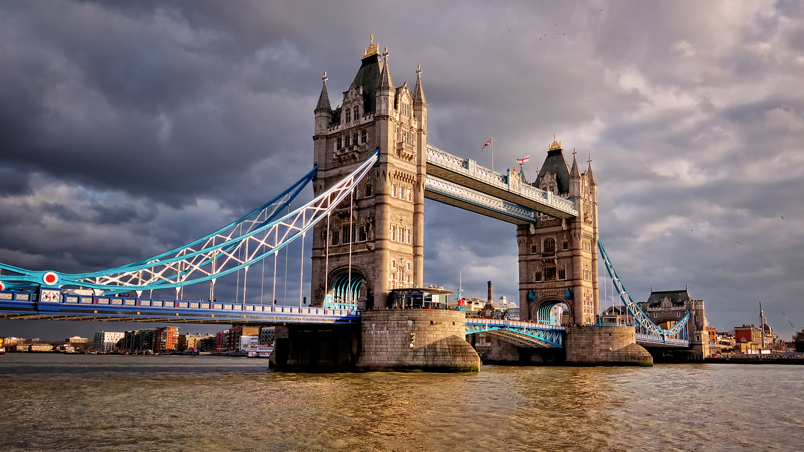 White Bridge Under Cloudy Sky During Daytime. Wallpaper in 2560x1440 Resolution