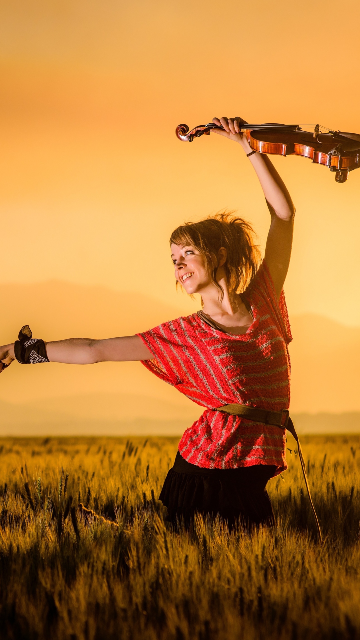 Violin, Grassland, Grass Family, Grass, Prairie. Wallpaper in 1440x2560 Resolution