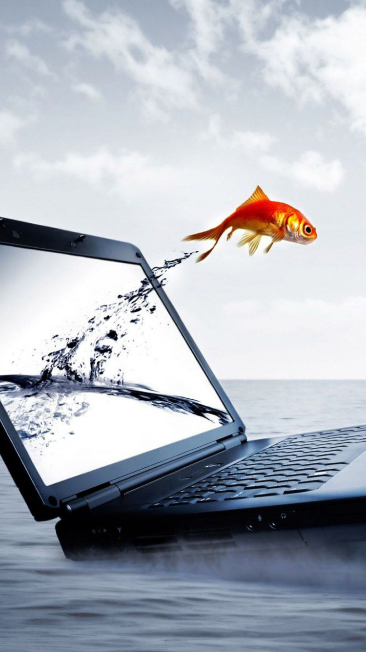 Barco en Blanco y Negro en el Mar Bajo Las Nubes Blancas y el Cielo Azul Durante el Día. Wallpaper in 750x1334 Resolution