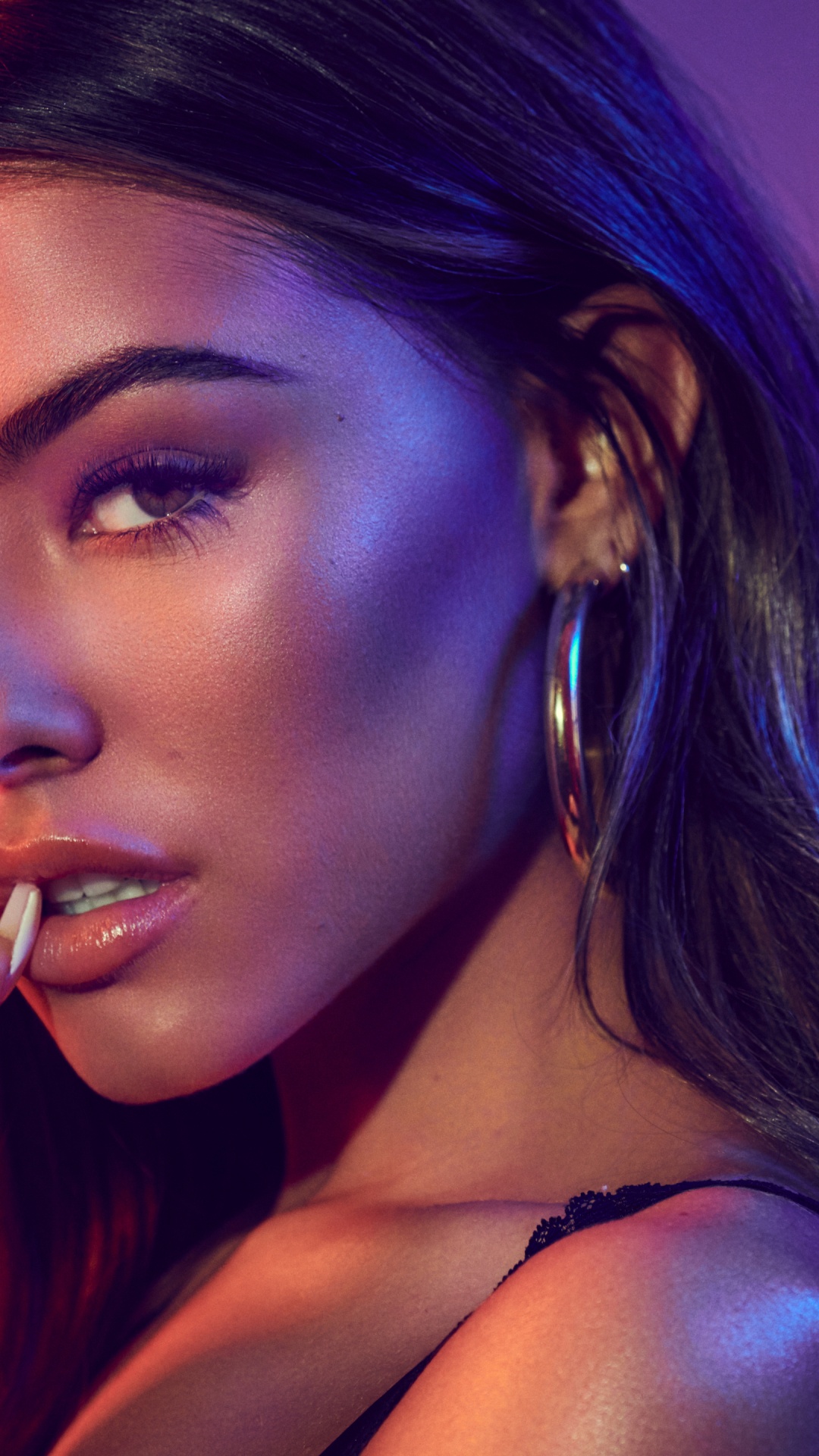 Madison Beer and Kim Petras, Madison Beer, K DA, Villain, Sea. Wallpaper in 1080x1920 Resolution