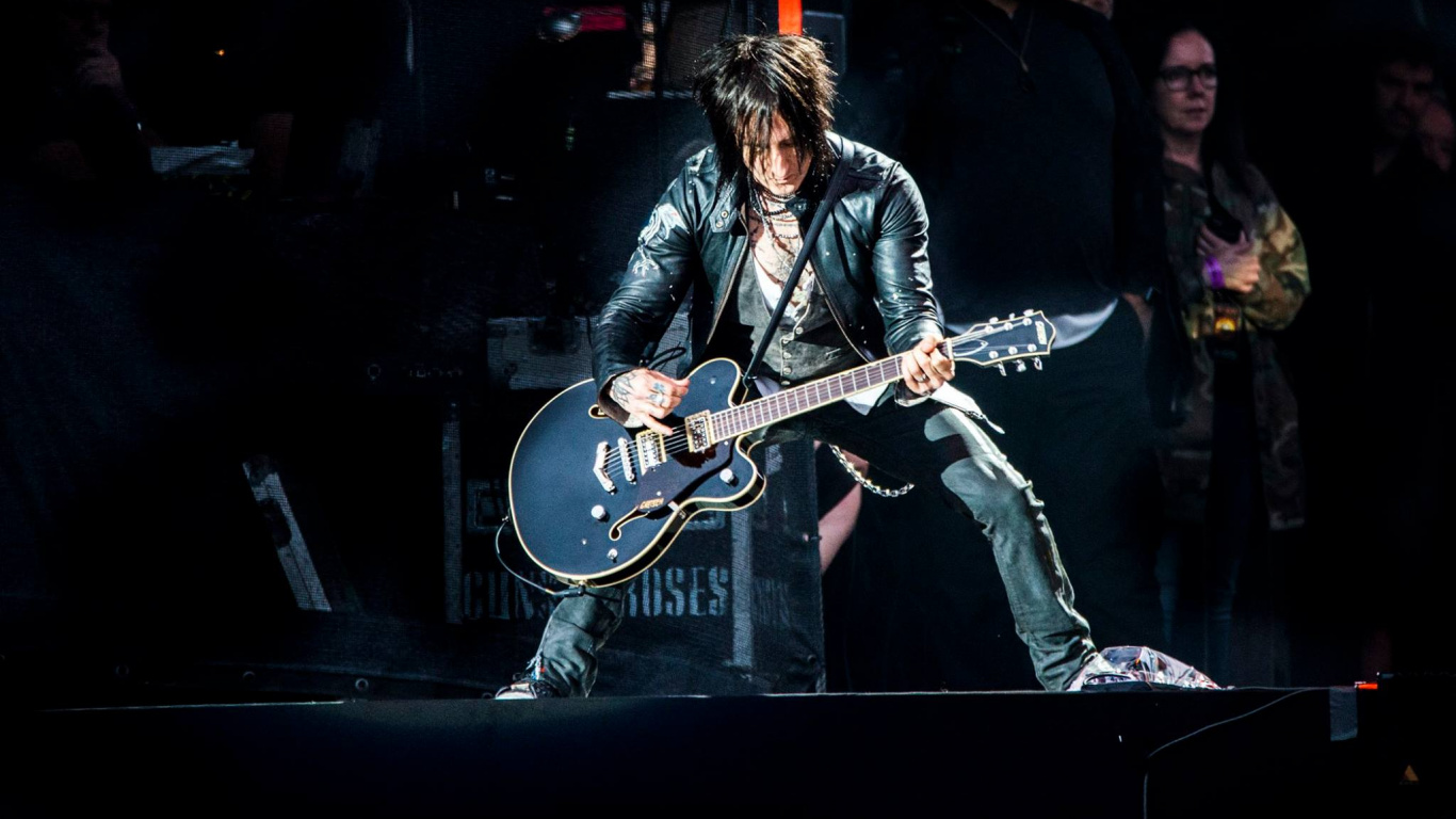Bassist, Bass, Konzert, Musical-ensemble, Guns N Roses. Wallpaper in 1366x768 Resolution