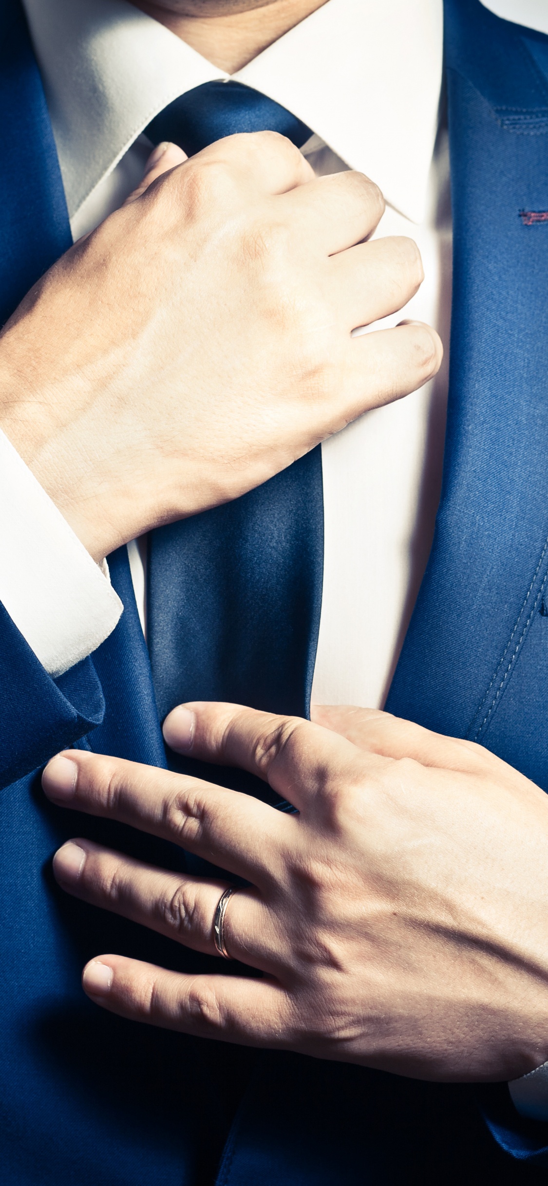 Schlingpflanze, Anzug, Smoking, Blau, Formelle Kleidung. Wallpaper in 1125x2436 Resolution