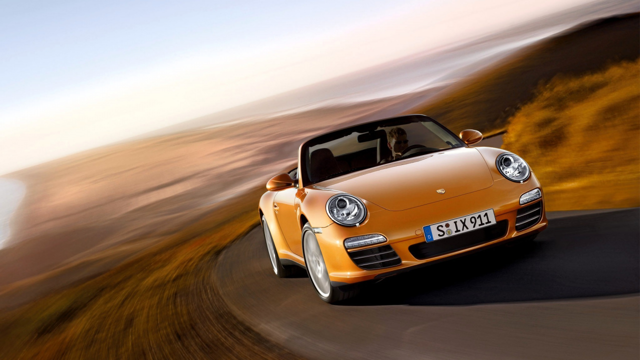 Gelber Bmw m 3 Tagsüber Unterwegs. Wallpaper in 1280x720 Resolution