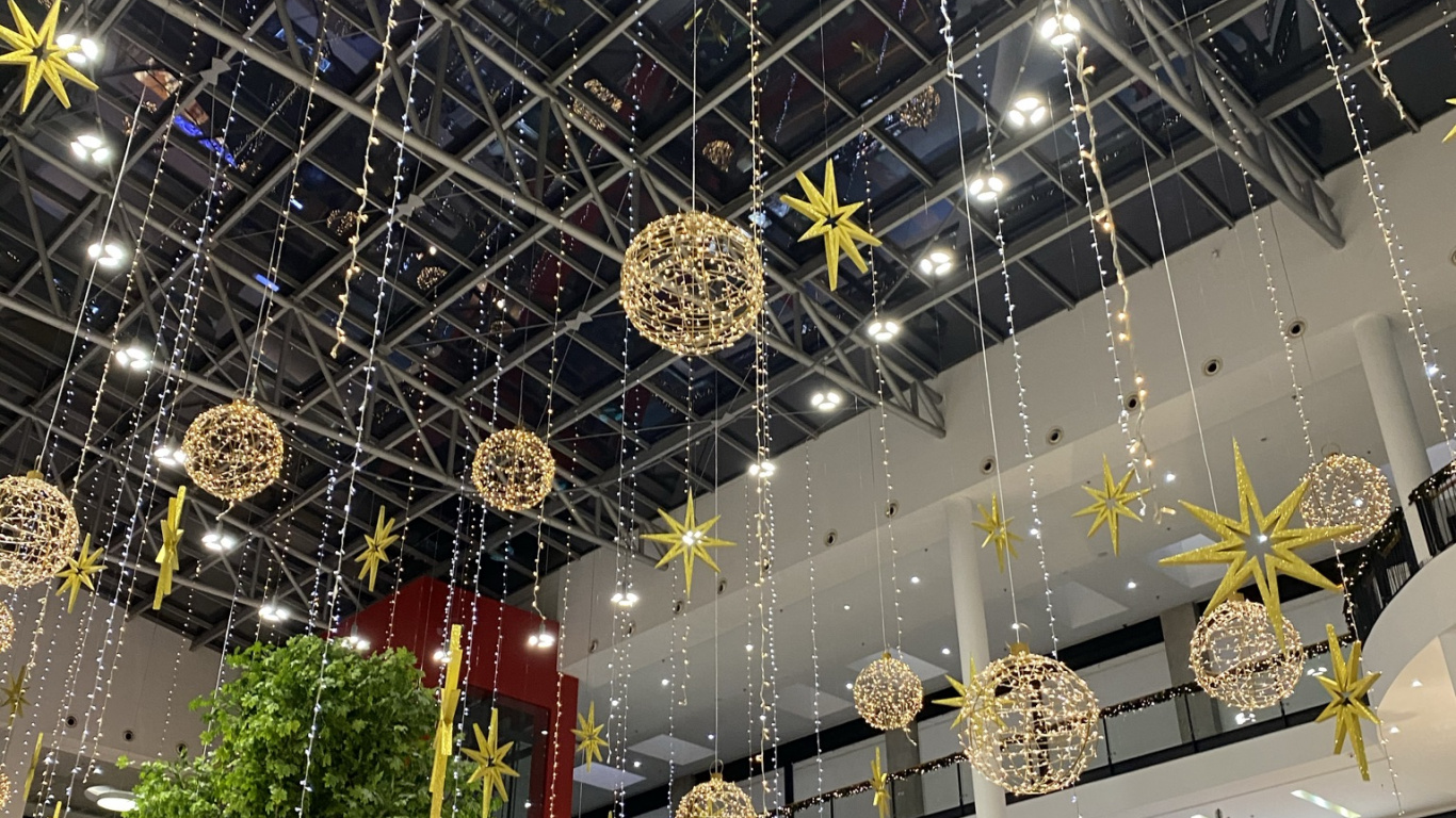 Shopping Mall, Lighting, Ceiling, Interior Design, Light Fixture. Wallpaper in 1366x768 Resolution