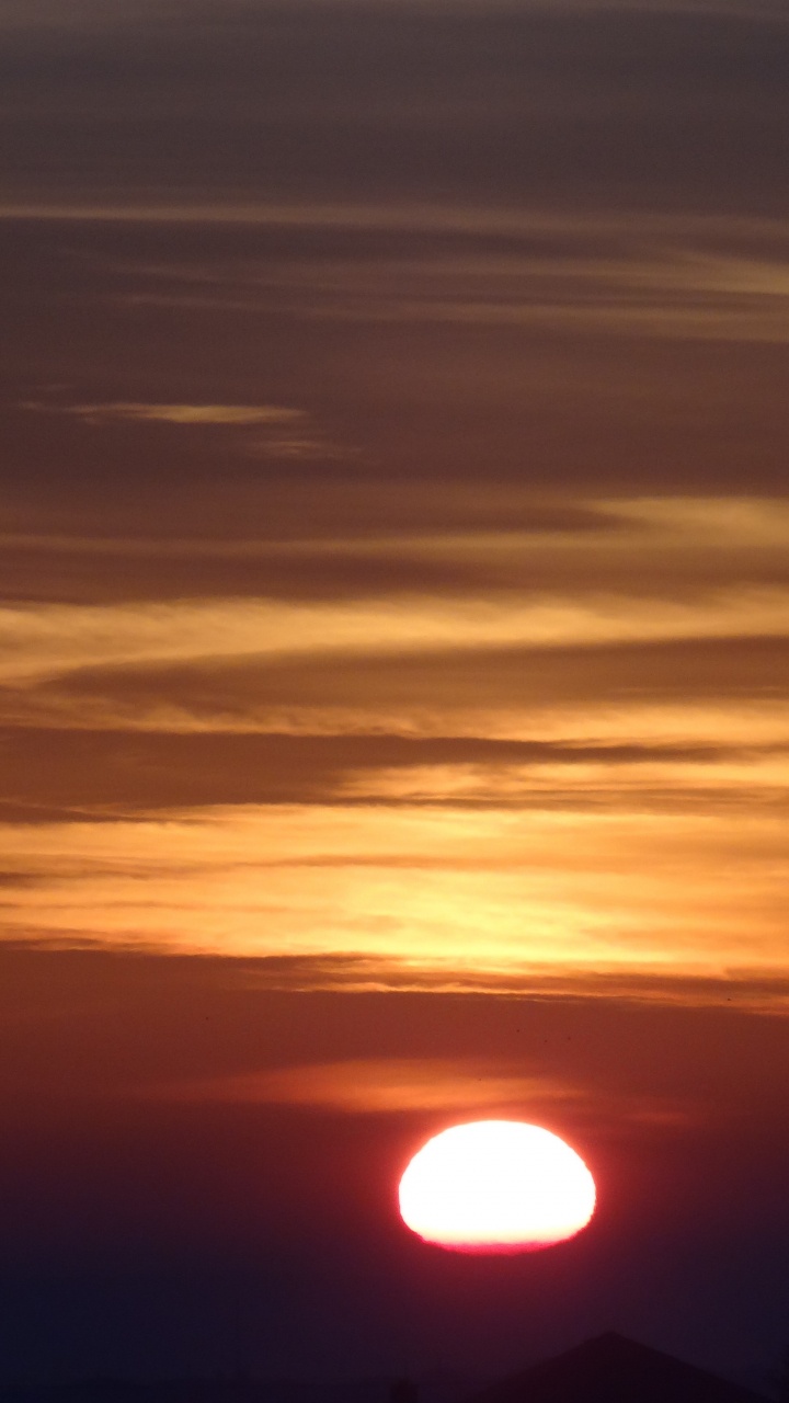 Silhouette de Montagne Pendant le Coucher du Soleil. Wallpaper in 720x1280 Resolution