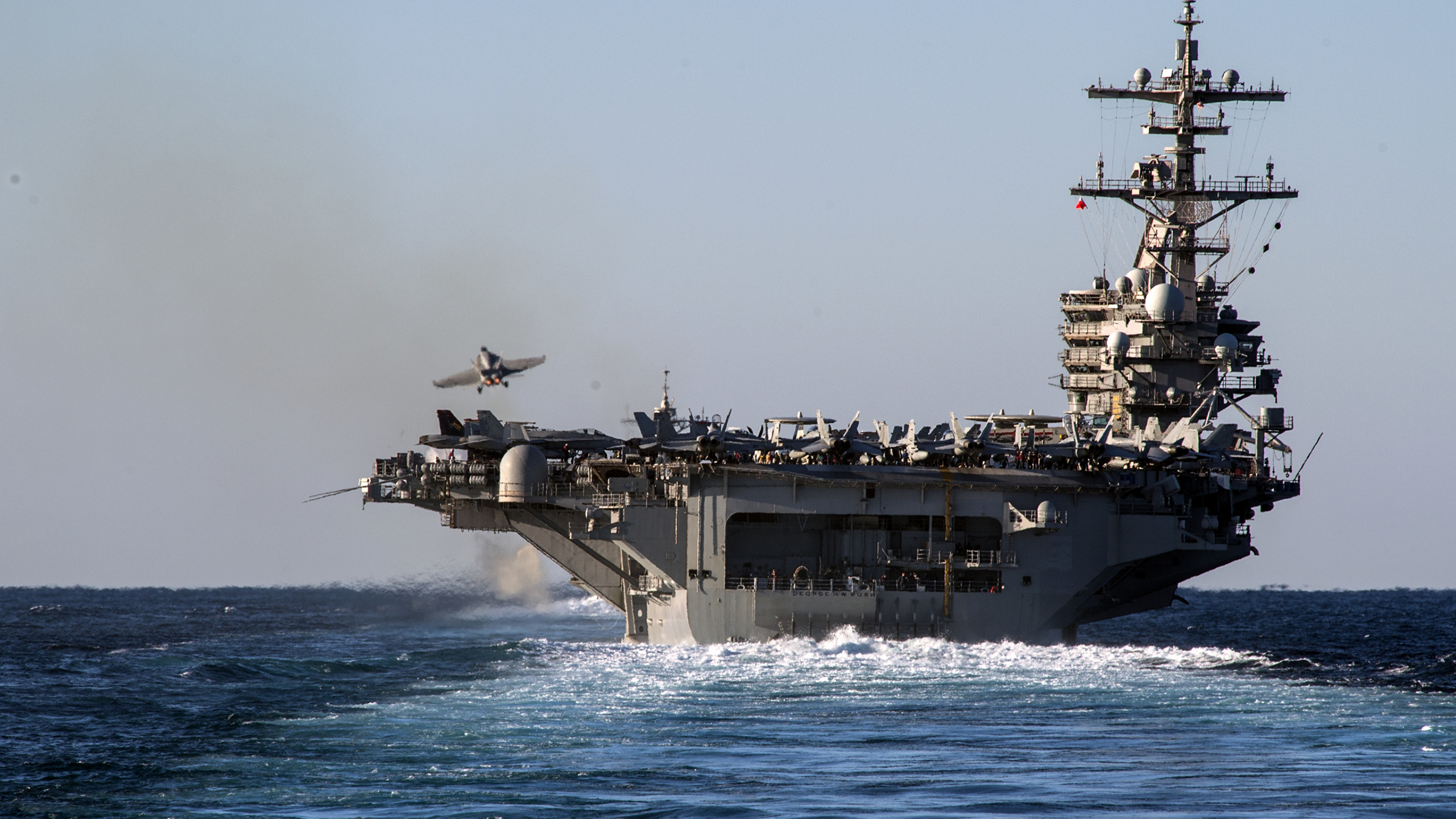 Portaaviones, la Marina de Estados Unidos, USS George HW Bush, Buque, Grupo de Ataque de Portaaviones. Wallpaper in 2560x1440 Resolution