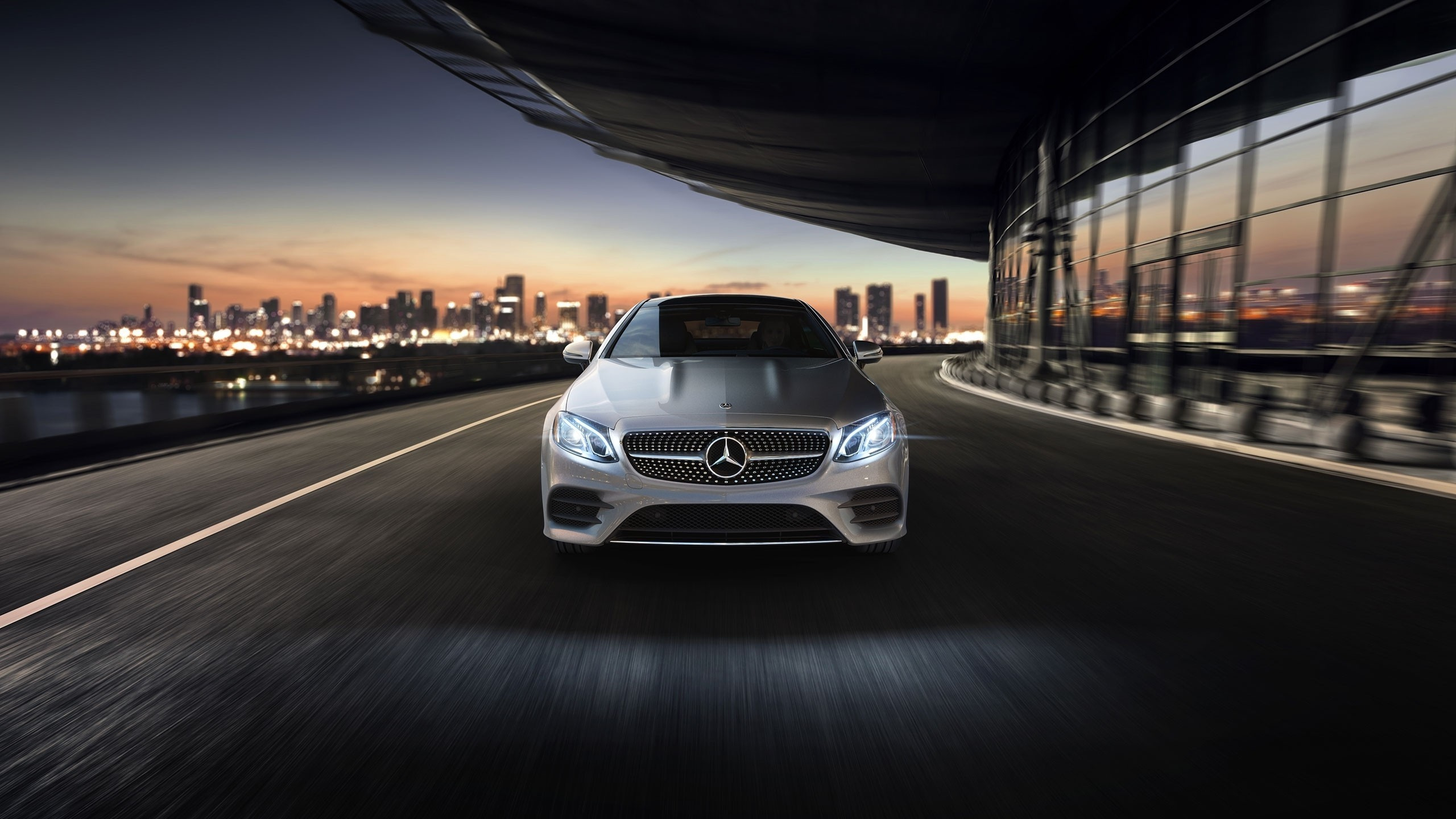 White Bmw m 3 on Road During Night Time. Wallpaper in 2560x1440 Resolution