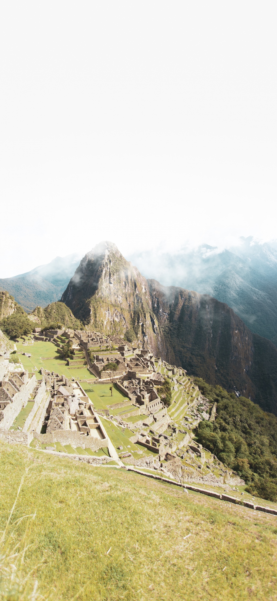Bâtiment, Highland, Col de Montagne, Station de Montagne, Alpes. Wallpaper in 1125x2436 Resolution