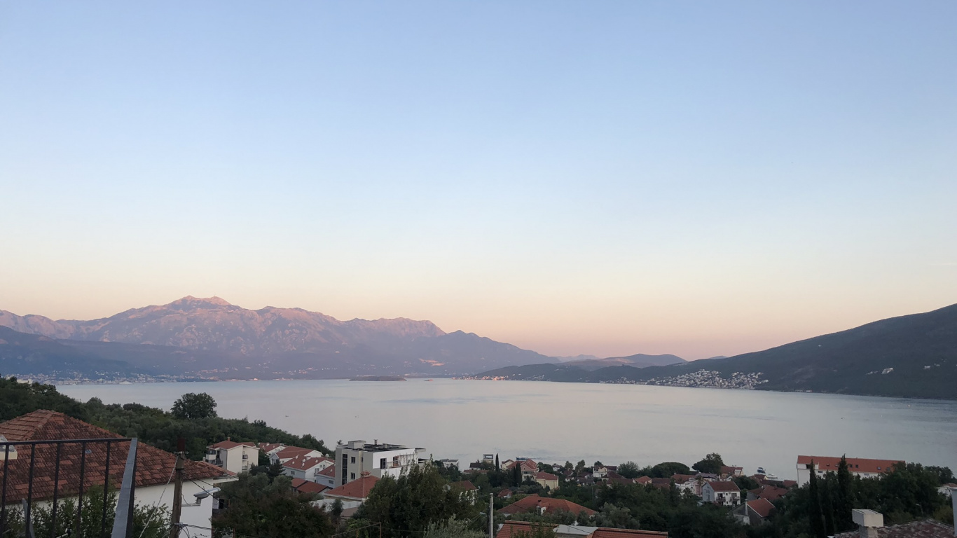 Mount Scenery, Bergkette, Wasser, Immobilie, Bergigen Landschaftsformen. Wallpaper in 1366x768 Resolution