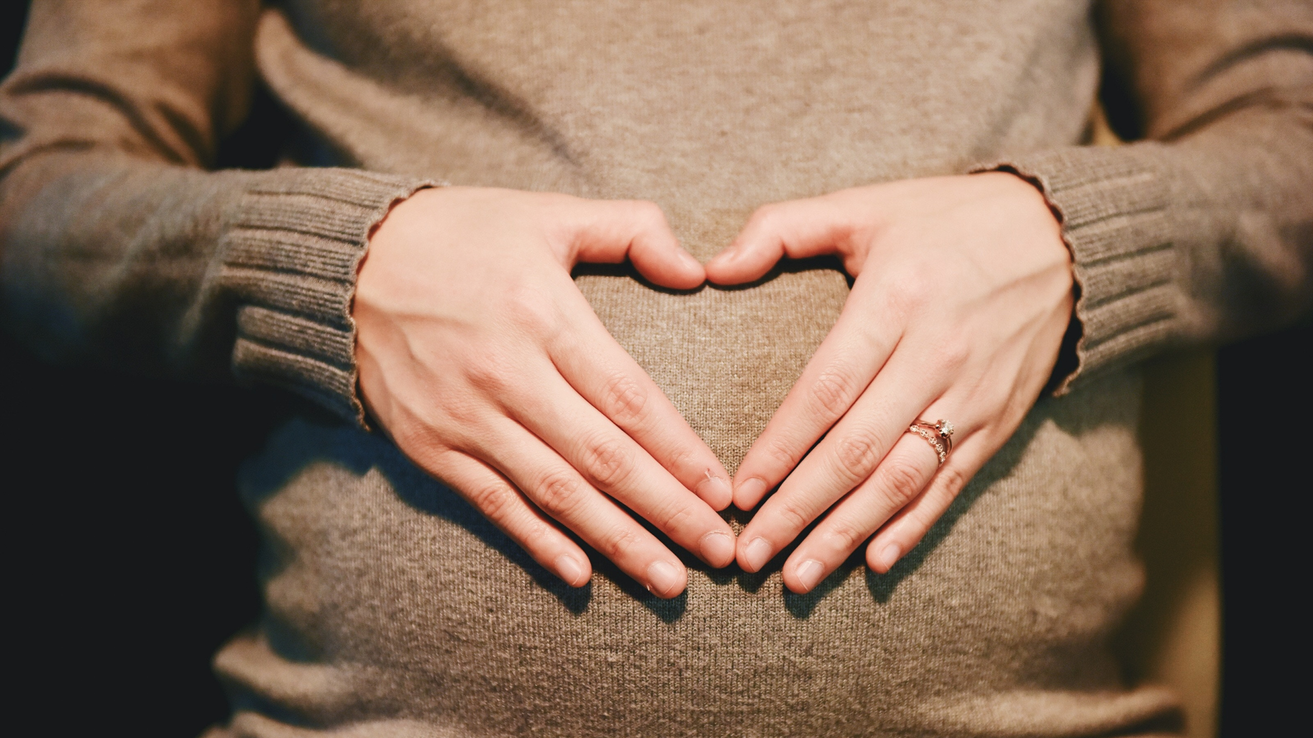 Pregnancy, Childbirth, Health, Infant, Hand. Wallpaper in 2560x1440 Resolution