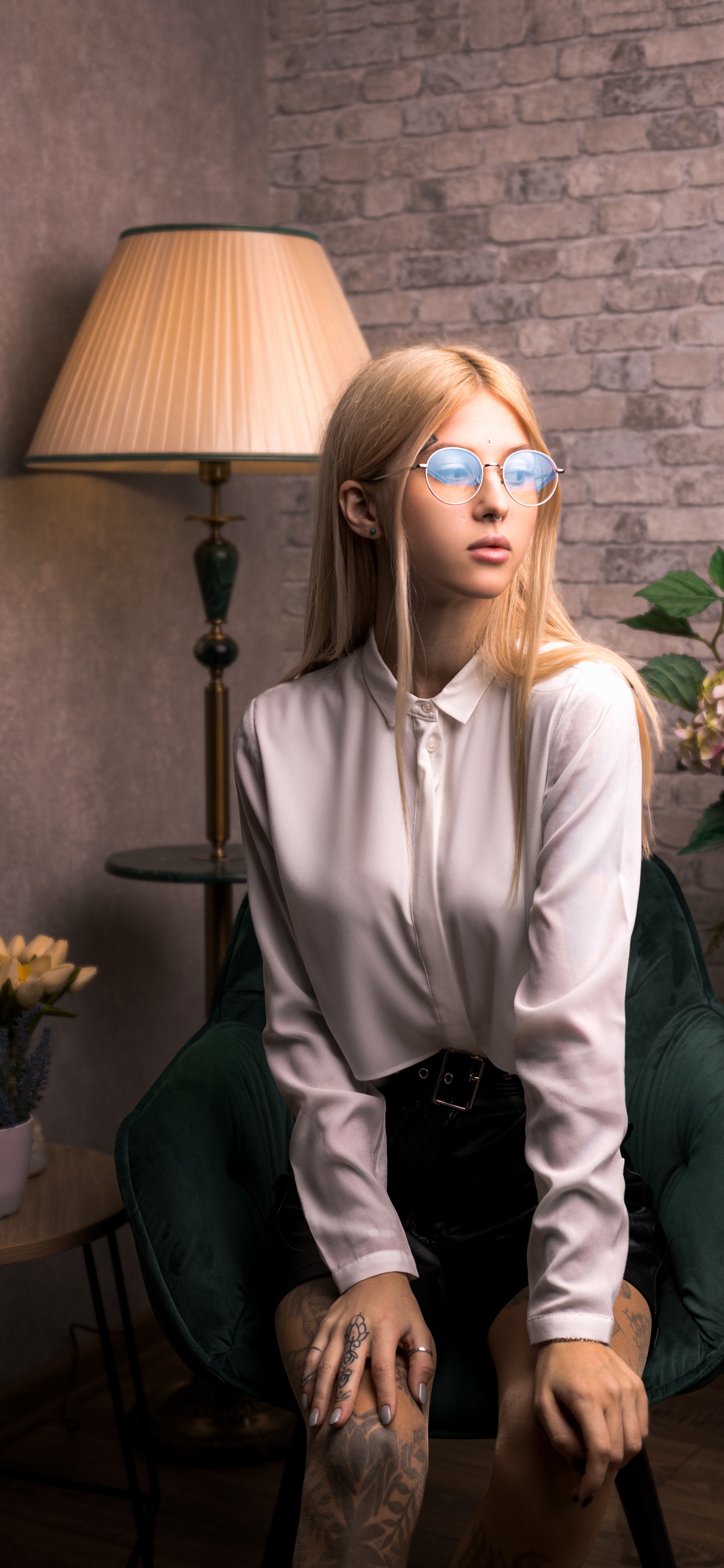 Beauté, Lunettes, Mode, Biologie, Biologie Humaine. Wallpaper in 1242x2688 Resolution