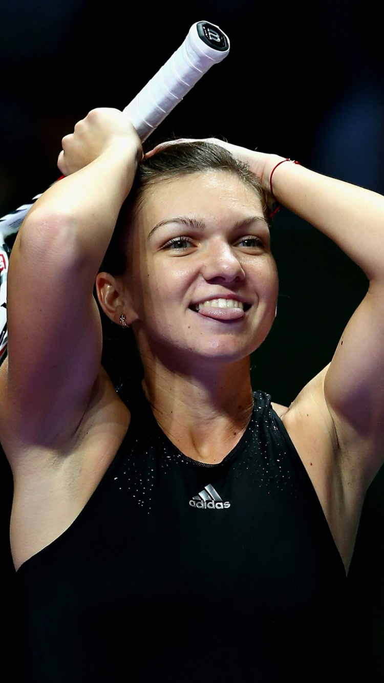 Frau im Schwarzen Trägershirt Mit Rotem Und Weißem Tennisschläger. Wallpaper in 750x1334 Resolution