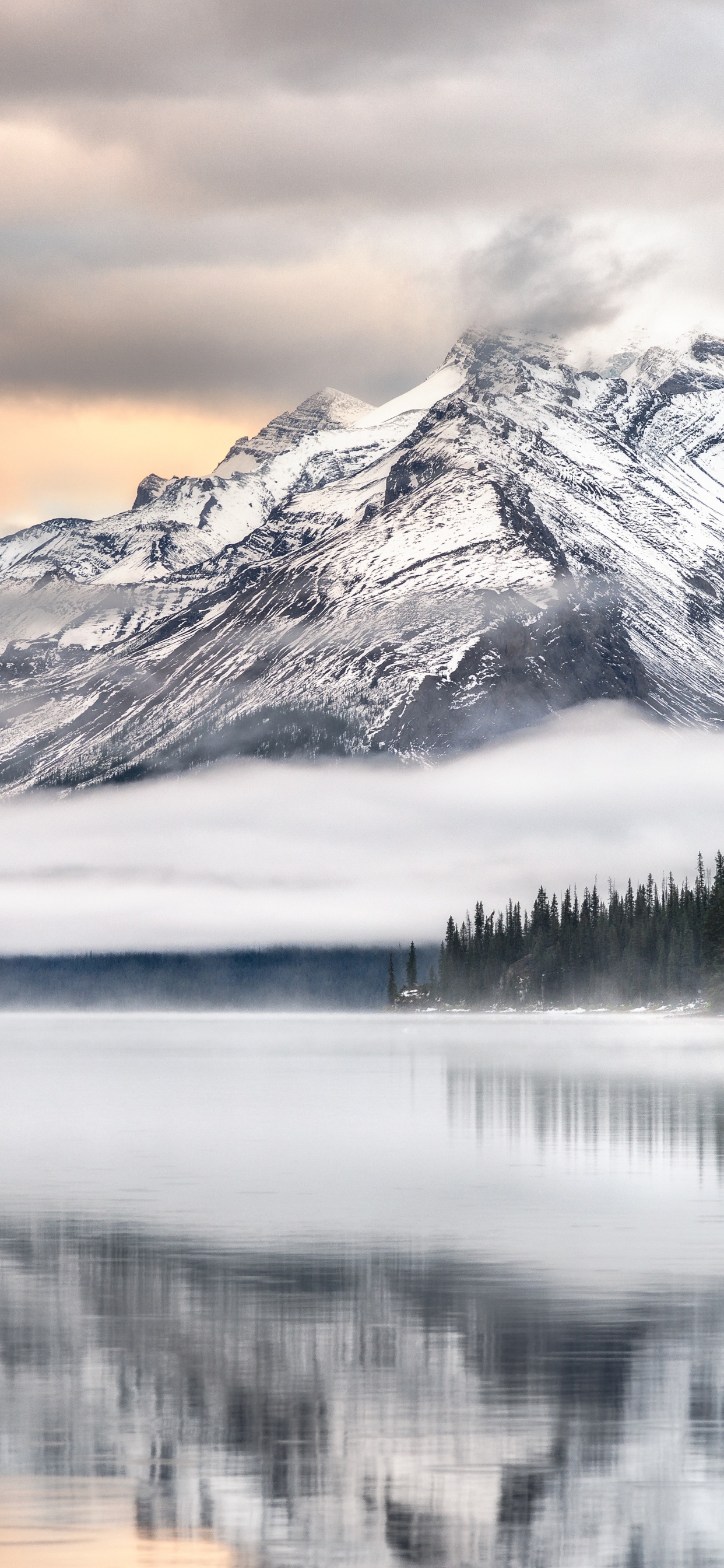 Alberta Kanada Jaspis, Jasper, Moab See, Spirit Island, Pyramidensee. Wallpaper in 1242x2688 Resolution