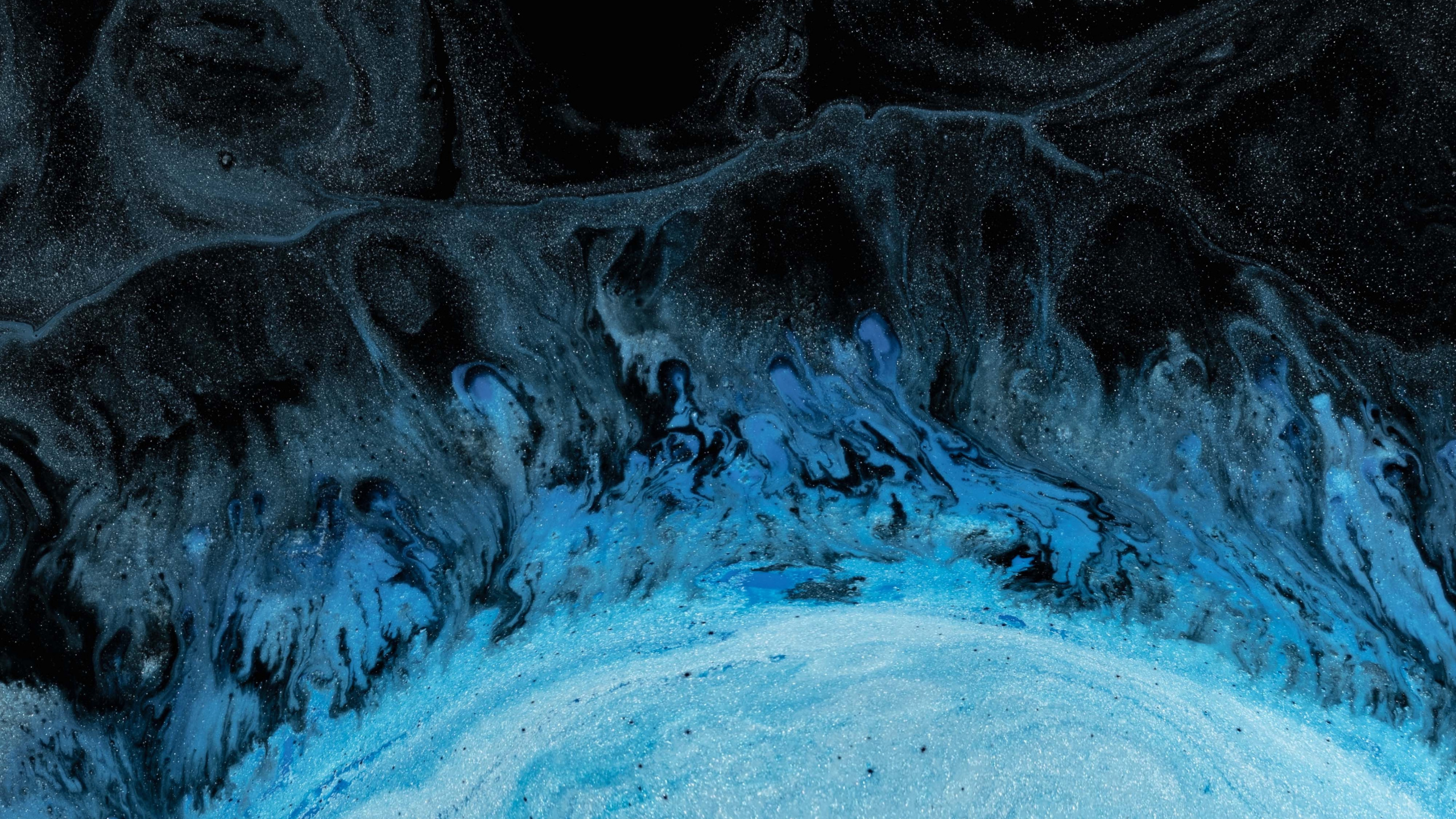 Black and Blue Abstract Painting. Wallpaper in 2560x1440 Resolution