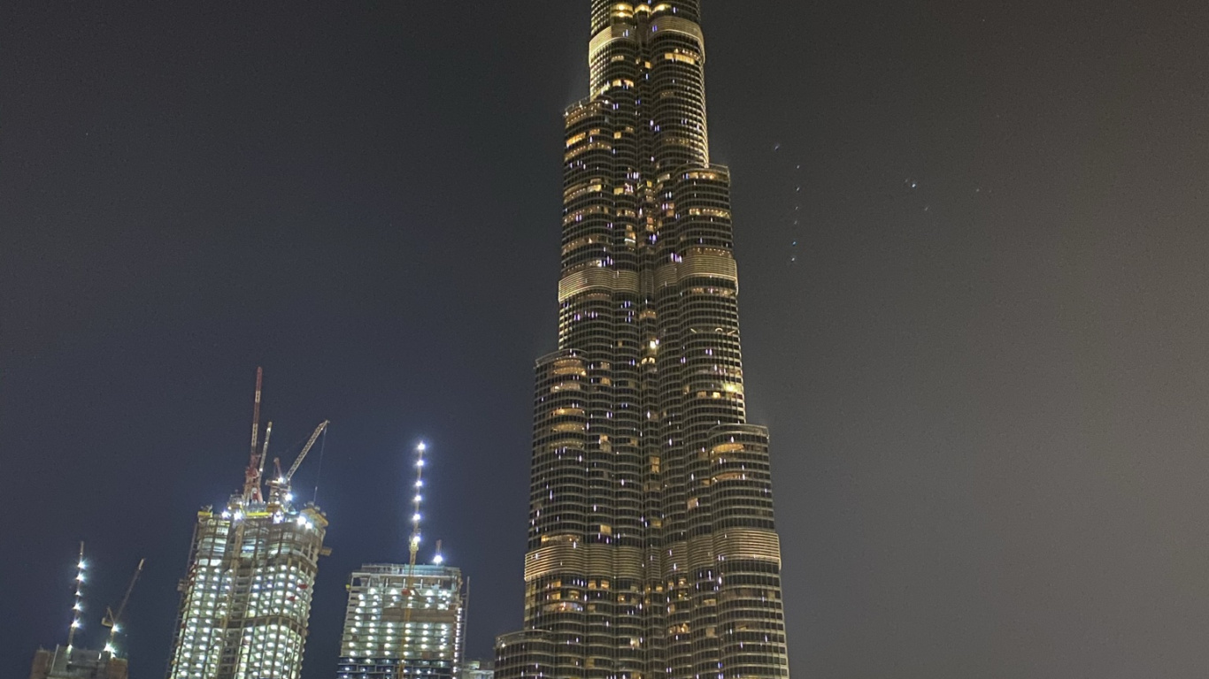 Dubaï, Burj Khalifa, Gramsh, Gratte-ciel, Tour de Bloc. Wallpaper in 1366x768 Resolution