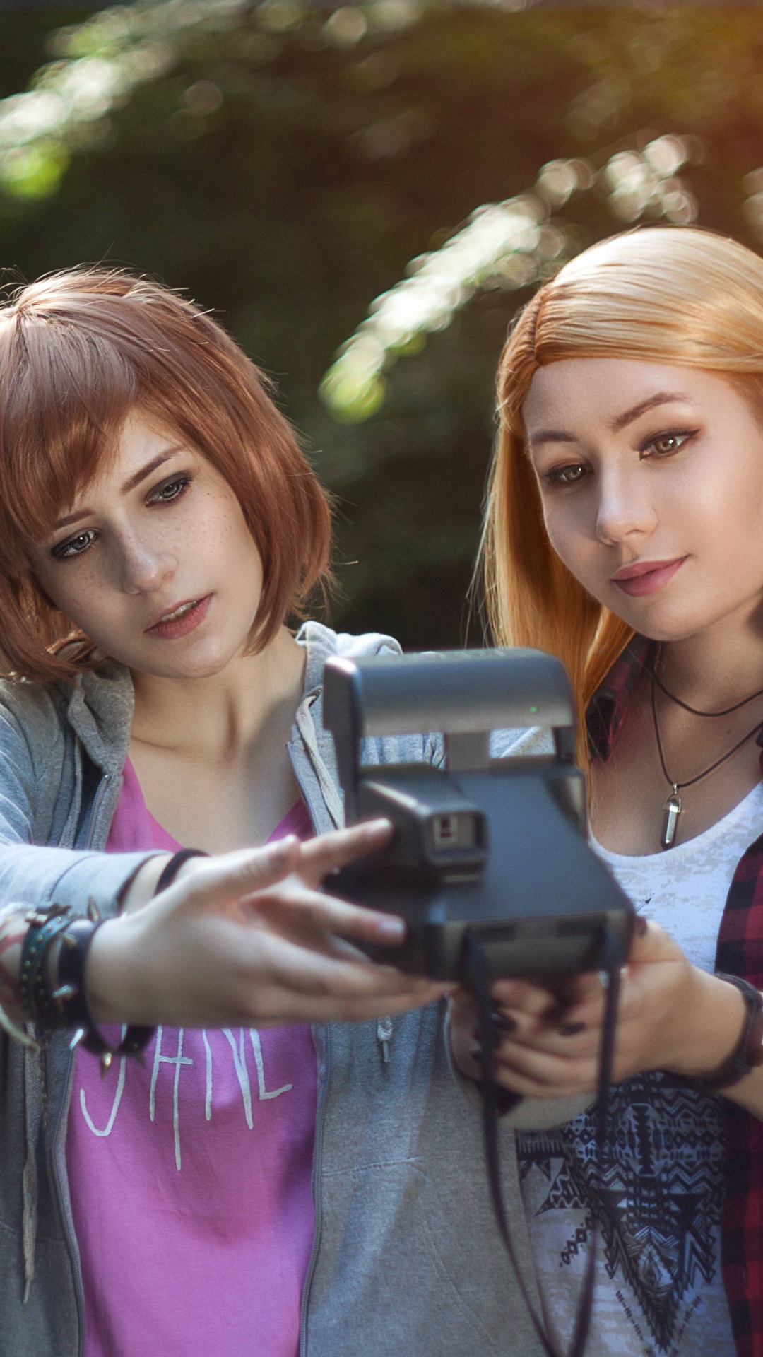 Raquel Ámbar, Precio de Chloe, Max Caulfield, Diversión, Dispositivo Electrónico. Wallpaper in 1080x1920 Resolution