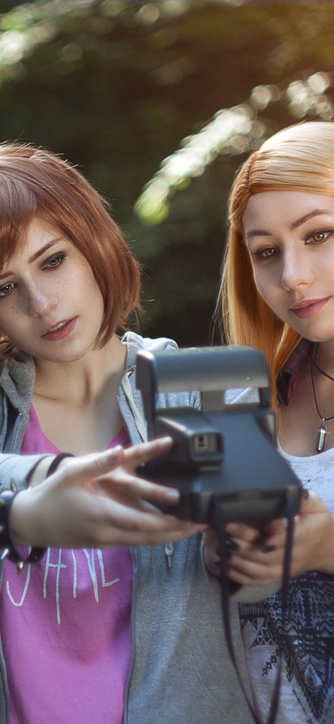 Raquel Ámbar, Precio de Chloe, Max Caulfield, Diversión, Dispositivo Electrónico. Wallpaper in 1125x2436 Resolution