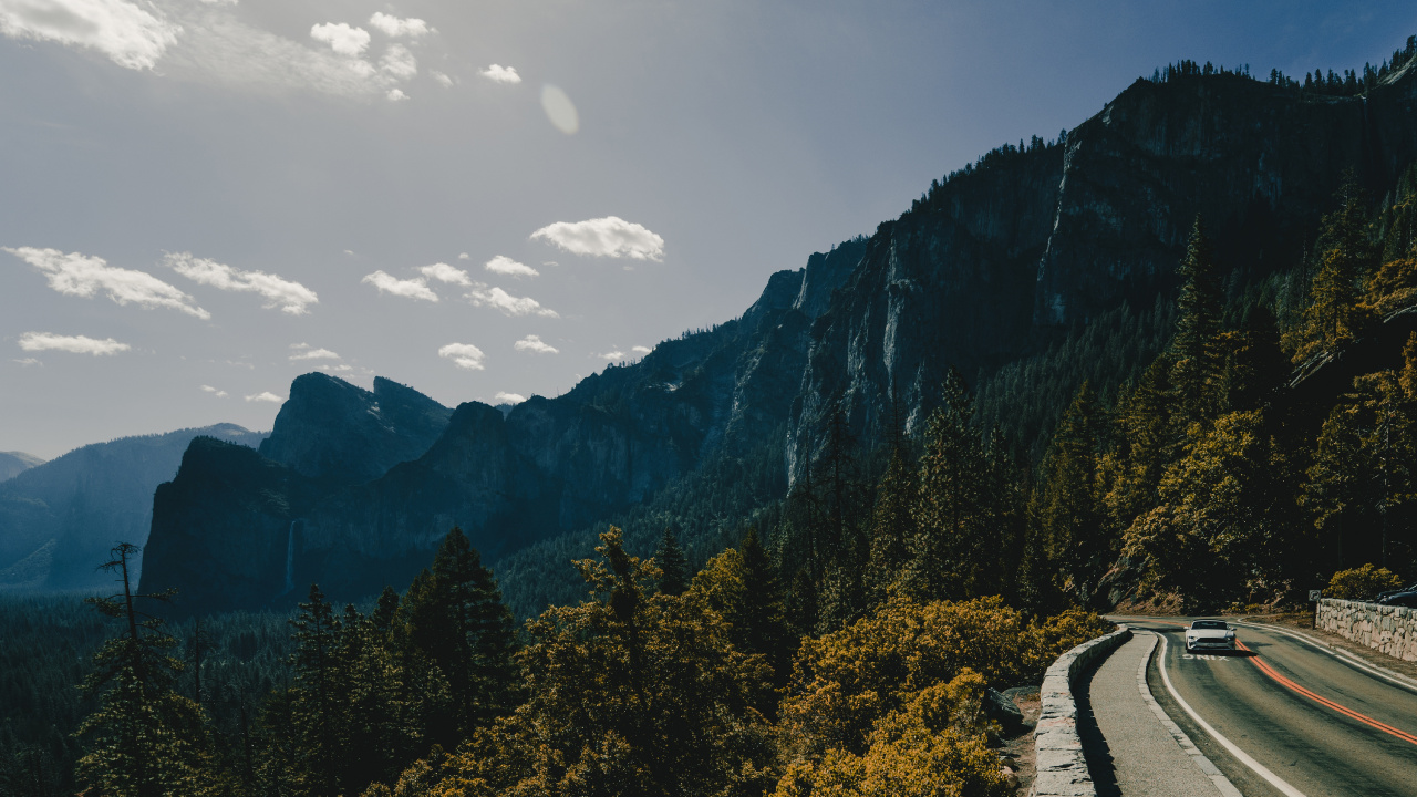 Green Trees on Mountain Under Cloudy Sky During Daytime. Wallpaper in 1280x720 Resolution