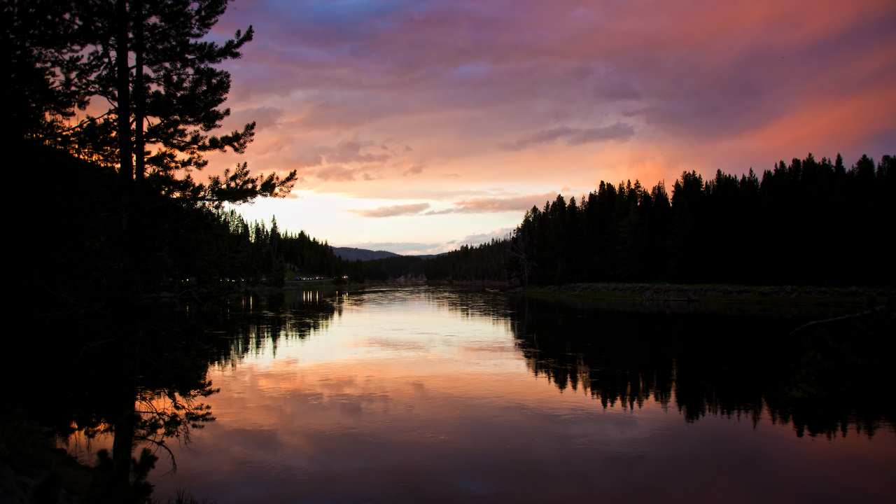 Green Trees Beside Body of Water During Sunset. Wallpaper in 1280x720 Resolution