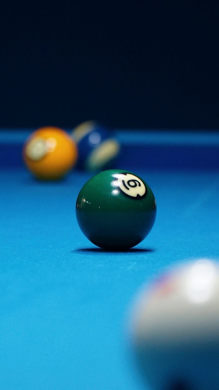Boules de Billard Sur Table de Billard. Wallpaper in 720x1280 Resolution