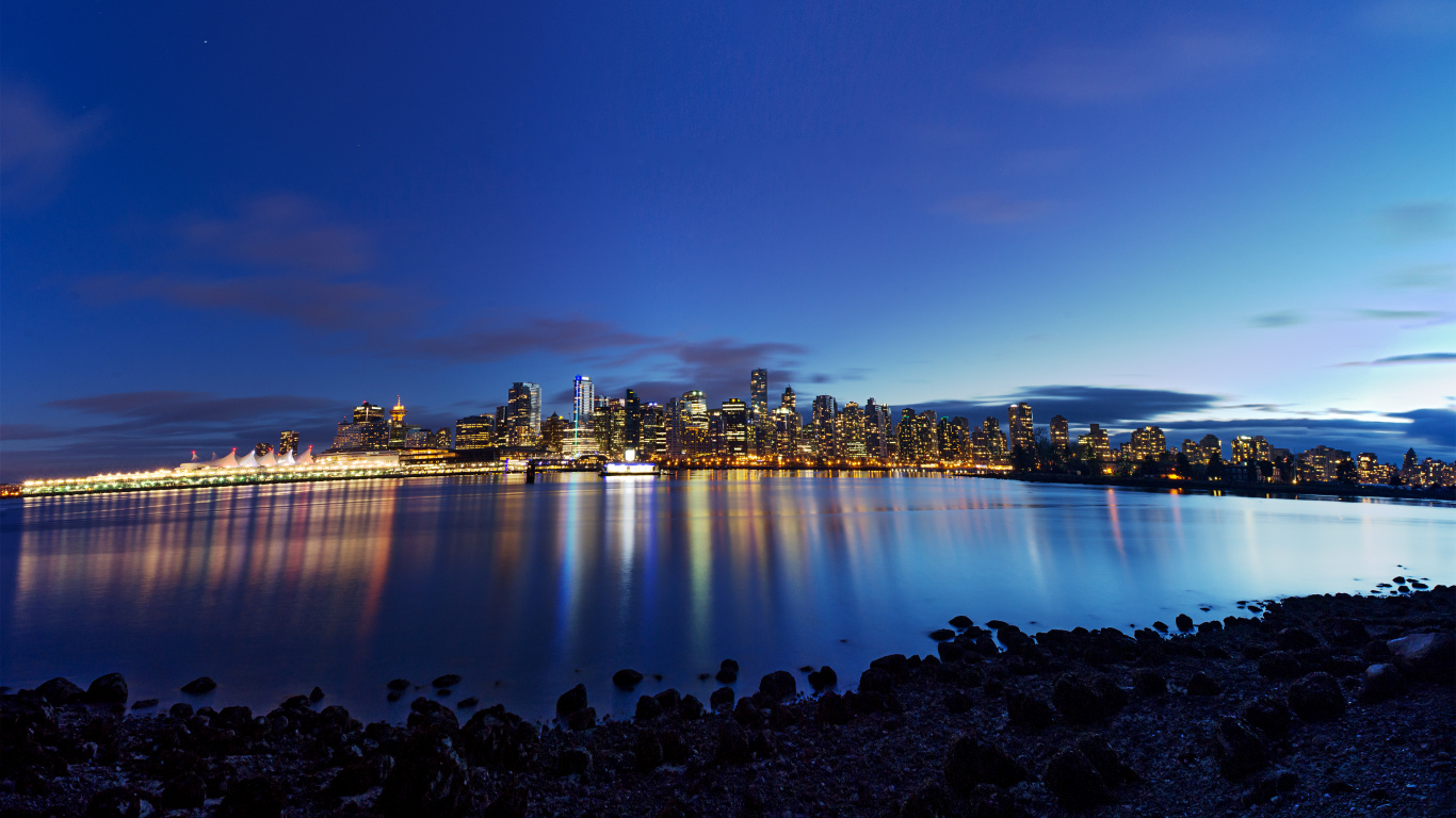 Horizonte de la Ciudad Durante la Noche. Wallpaper in 1366x768 Resolution