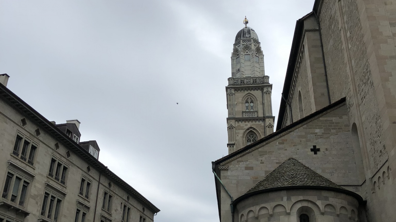 Großmünster, Fenster, Architektur, Infrastruktur, Road. Wallpaper in 1280x720 Resolution