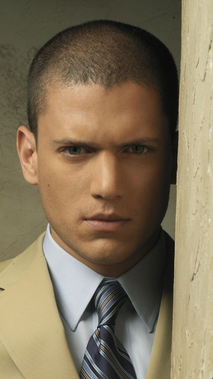 Michael Scofield, Wentworth Miller, Prison Break, Anzug, Stirn. Wallpaper in 720x1280 Resolution