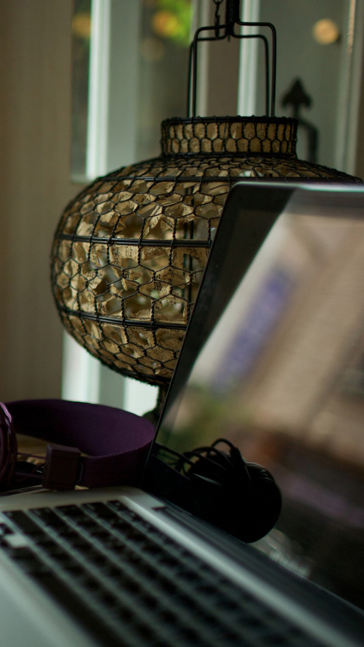 Kopfhörer, Headsets, Fenster, Interieur, Macbook. Wallpaper in 750x1334 Resolution