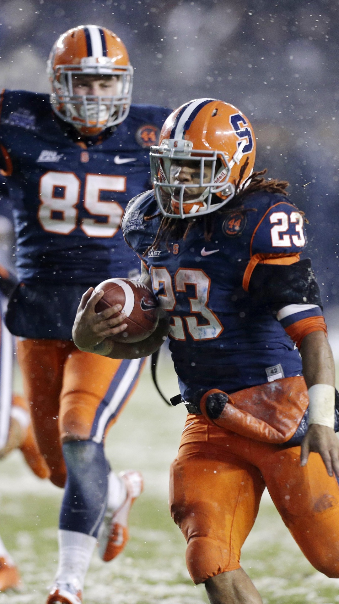 Football Player in Blue Jersey Shirt and Shorts. Wallpaper in 1080x1920 Resolution