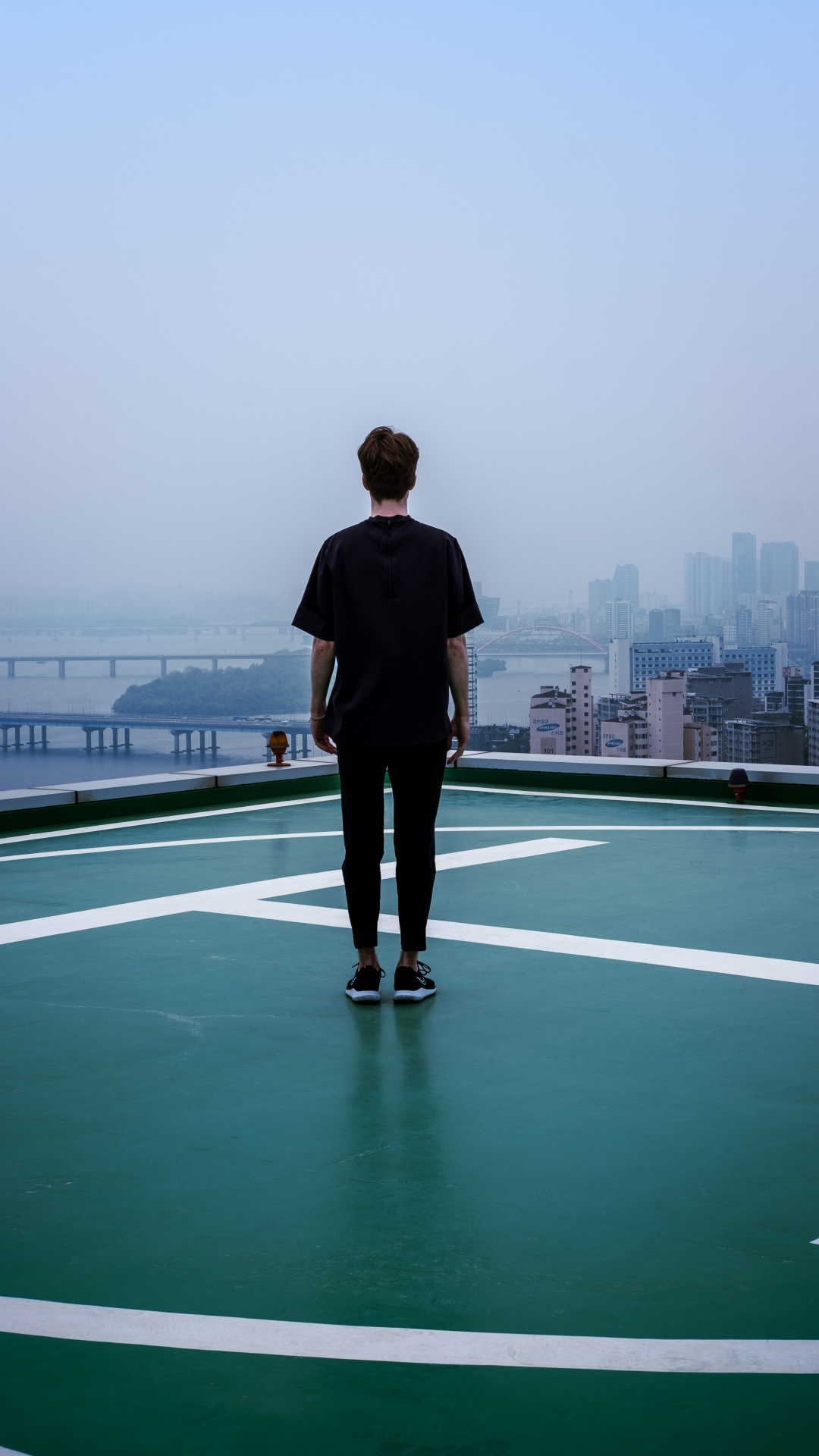 South Korea, Standing, Architecture, City, Footwear. Wallpaper in 1080x1920 Resolution