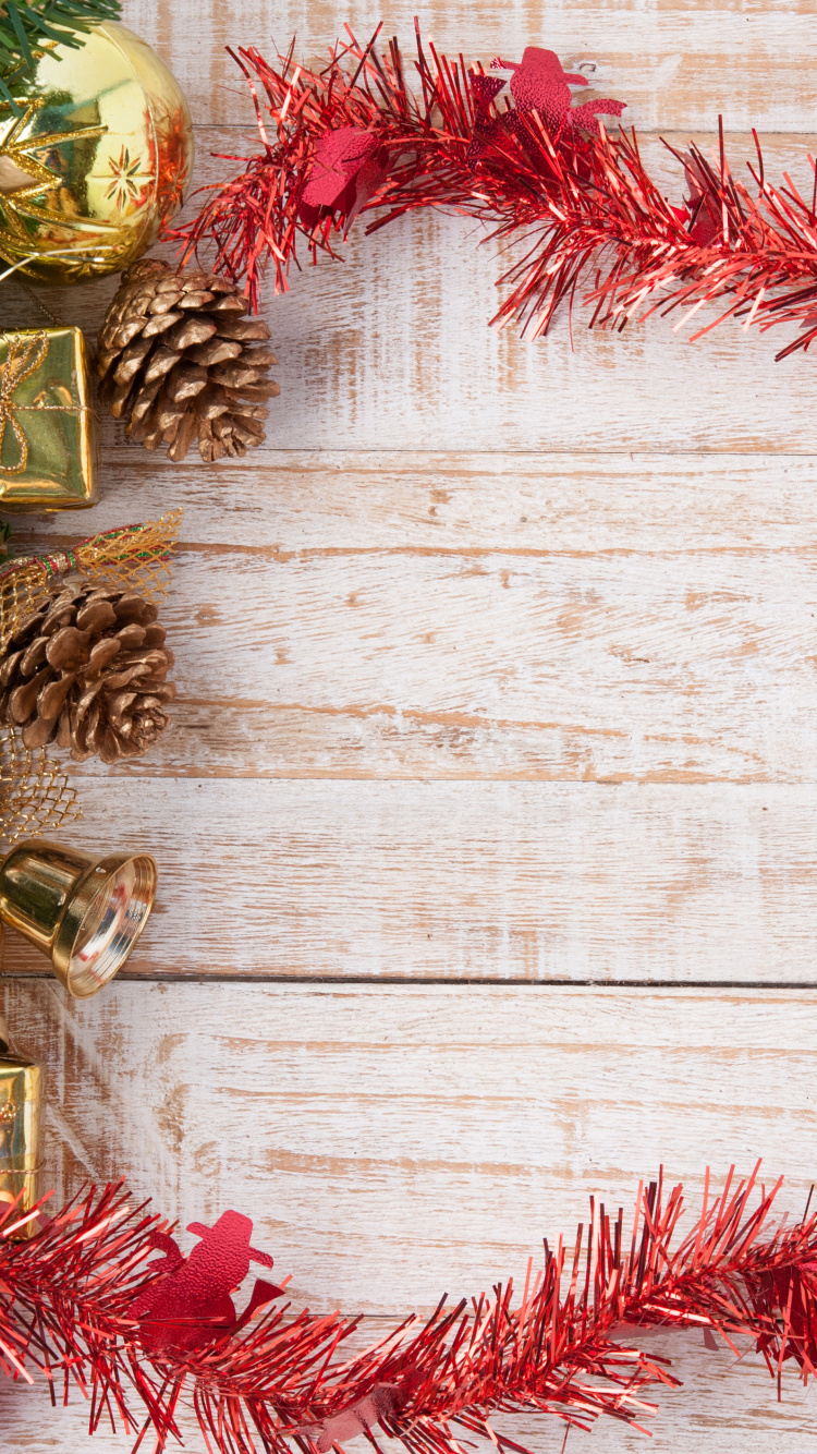 Famille Des Pins, Décoration de Noël, Evergreen, Arbre de Noël, Nouvelle Année. Wallpaper in 750x1334 Resolution