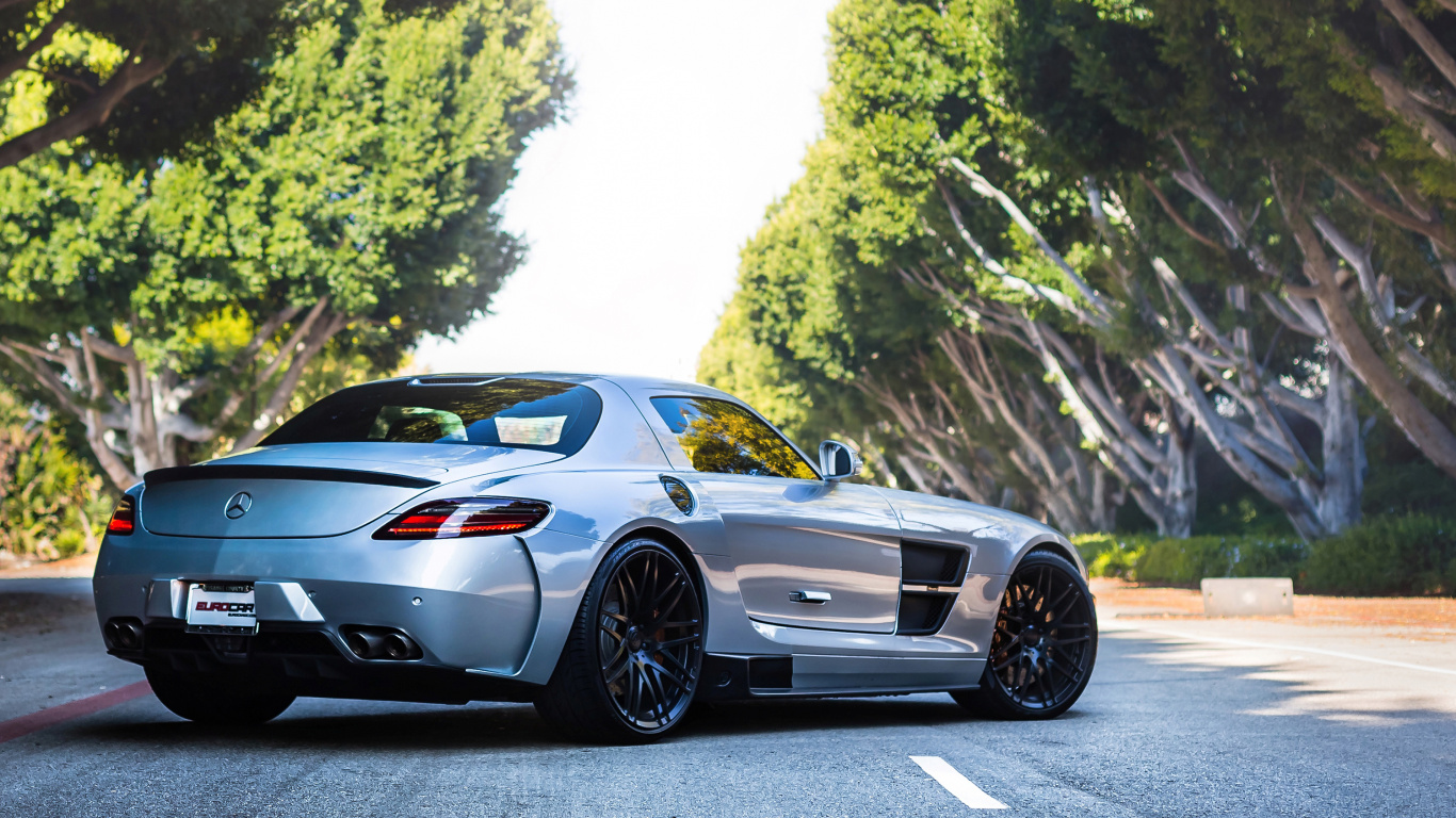 White Porsche 911 on Road During Daytime. Wallpaper in 1366x768 Resolution