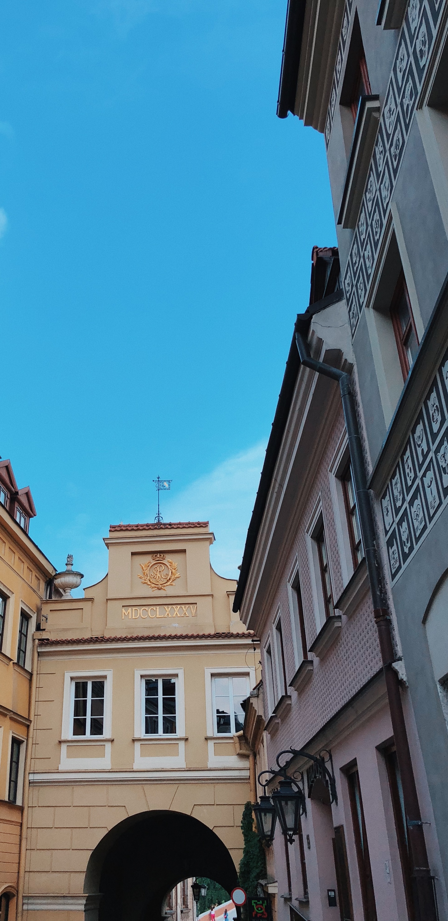 Faade, Ventana, Barrio, Arquitectura, Ciudad. Wallpaper in 1440x2960 Resolution