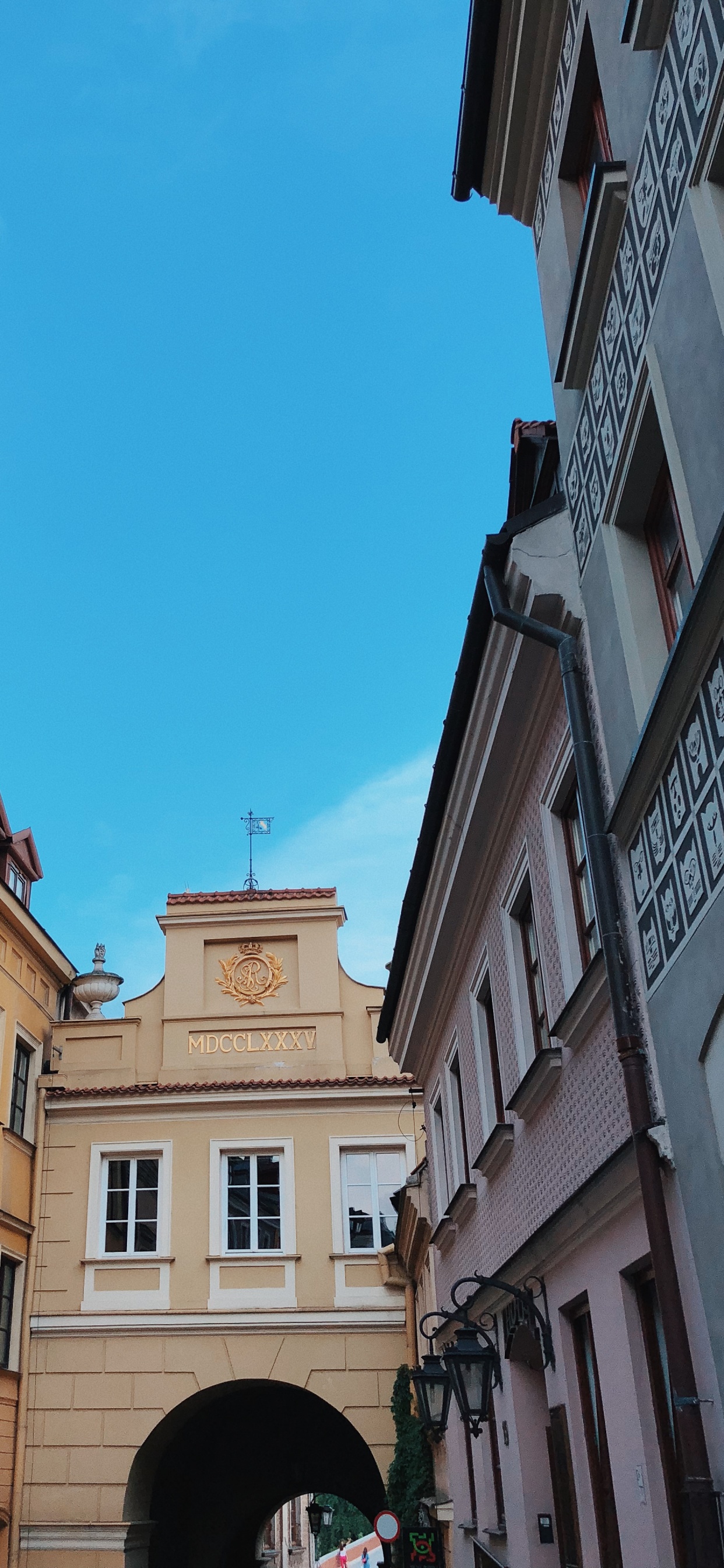 Faade, Window, Neighbourhood, Architecture, Town. Wallpaper in 1242x2688 Resolution