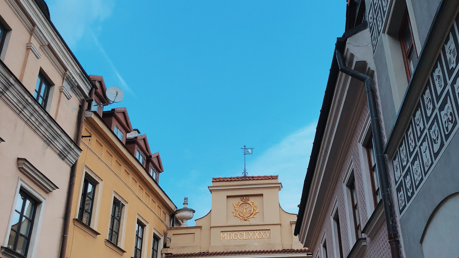 Fenêtre, Quartier, Architecture, Ville, Façade. Wallpaper in 1920x1080 Resolution