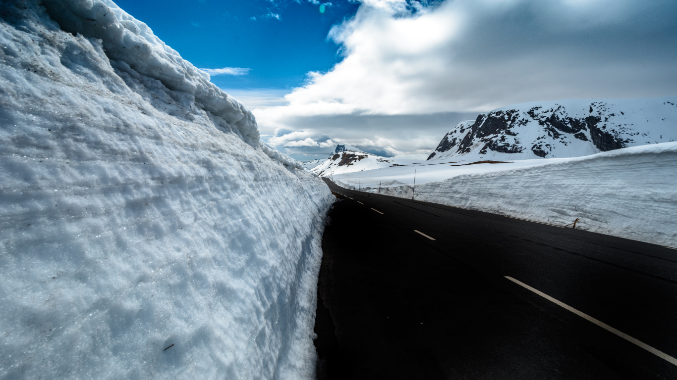 Ice, Mountain, Snow, Ice Cap, Mountainous Landforms. Wallpaper in 1366x768 Resolution