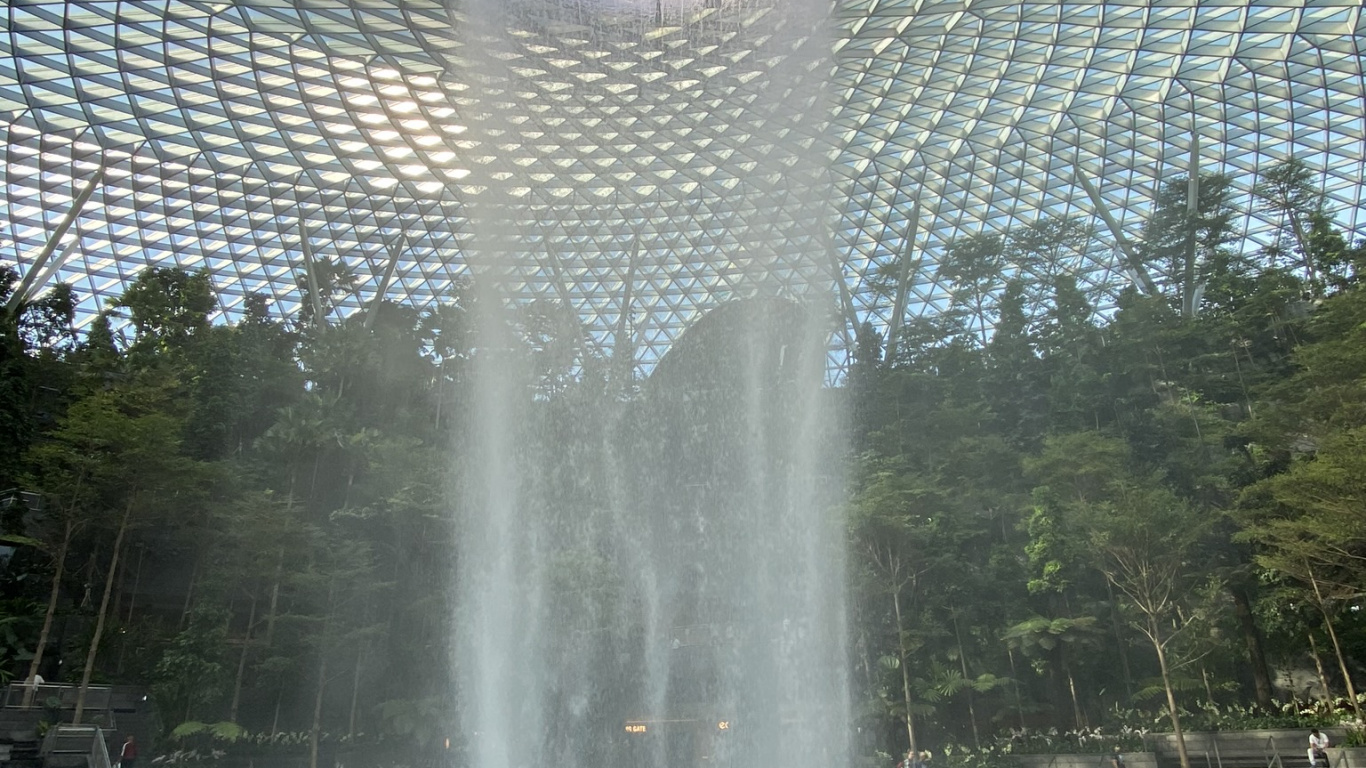 Singapore, Water, Jewel Changi Airport, Fluid, Fountain. Wallpaper in 1366x768 Resolution