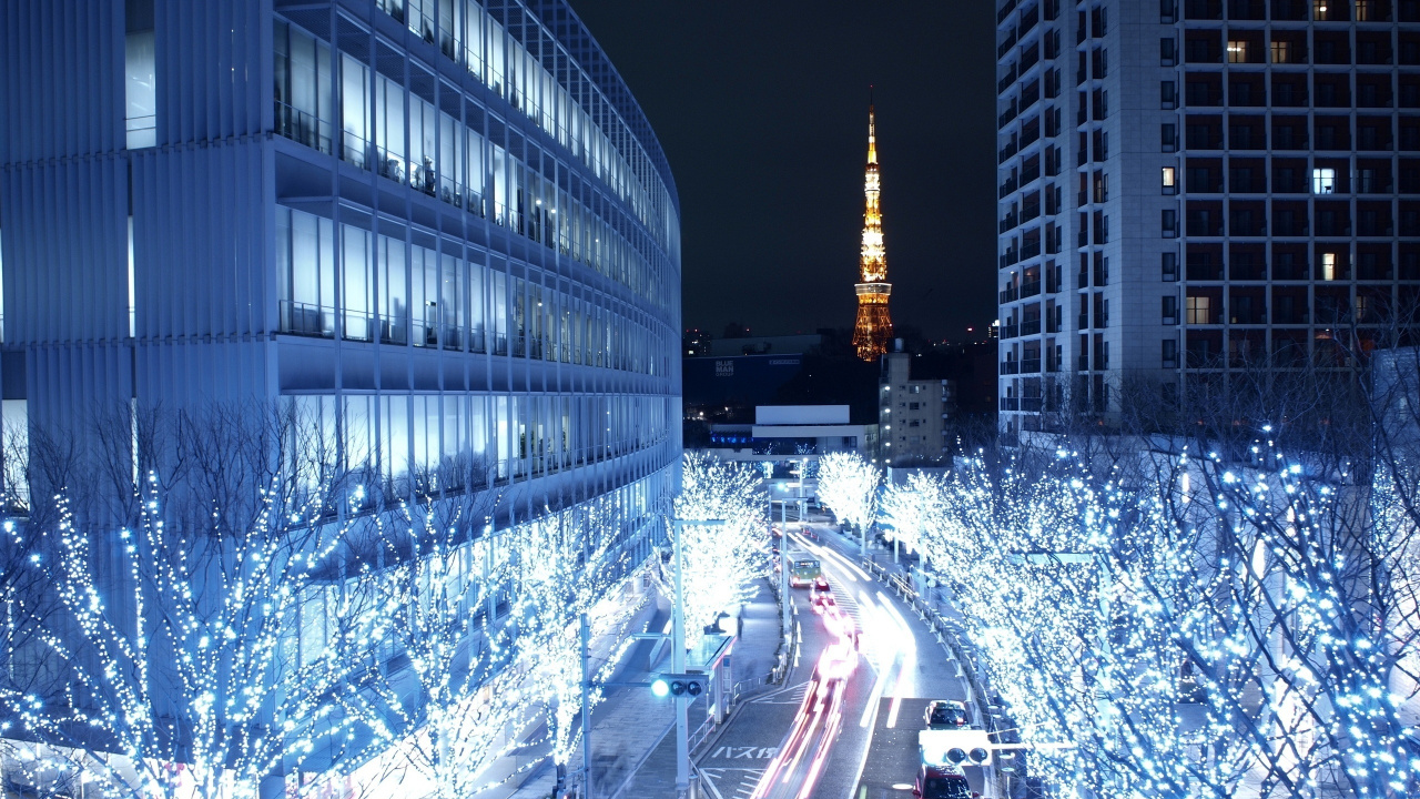 Coches en la Carretera Cerca de un Edificio de Gran Altura Durante el Día. Wallpaper in 1280x720 Resolution