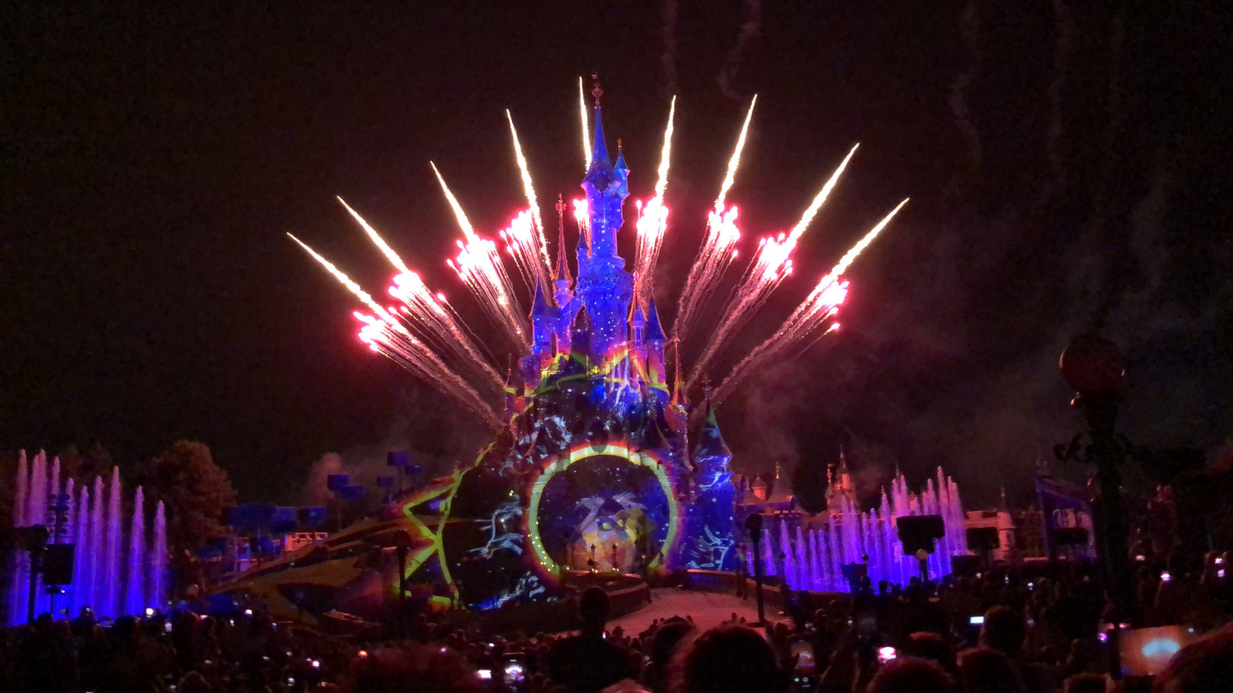Disneyland, Fireworks, New Years Eve, Tourist Attraction, Walt Disney World Resort. Wallpaper in 1366x768 Resolution