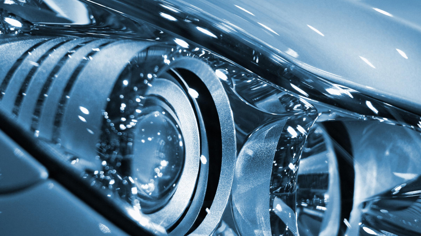 Photo en Niveaux de Gris D'un Phare de Voiture. Wallpaper in 1366x768 Resolution