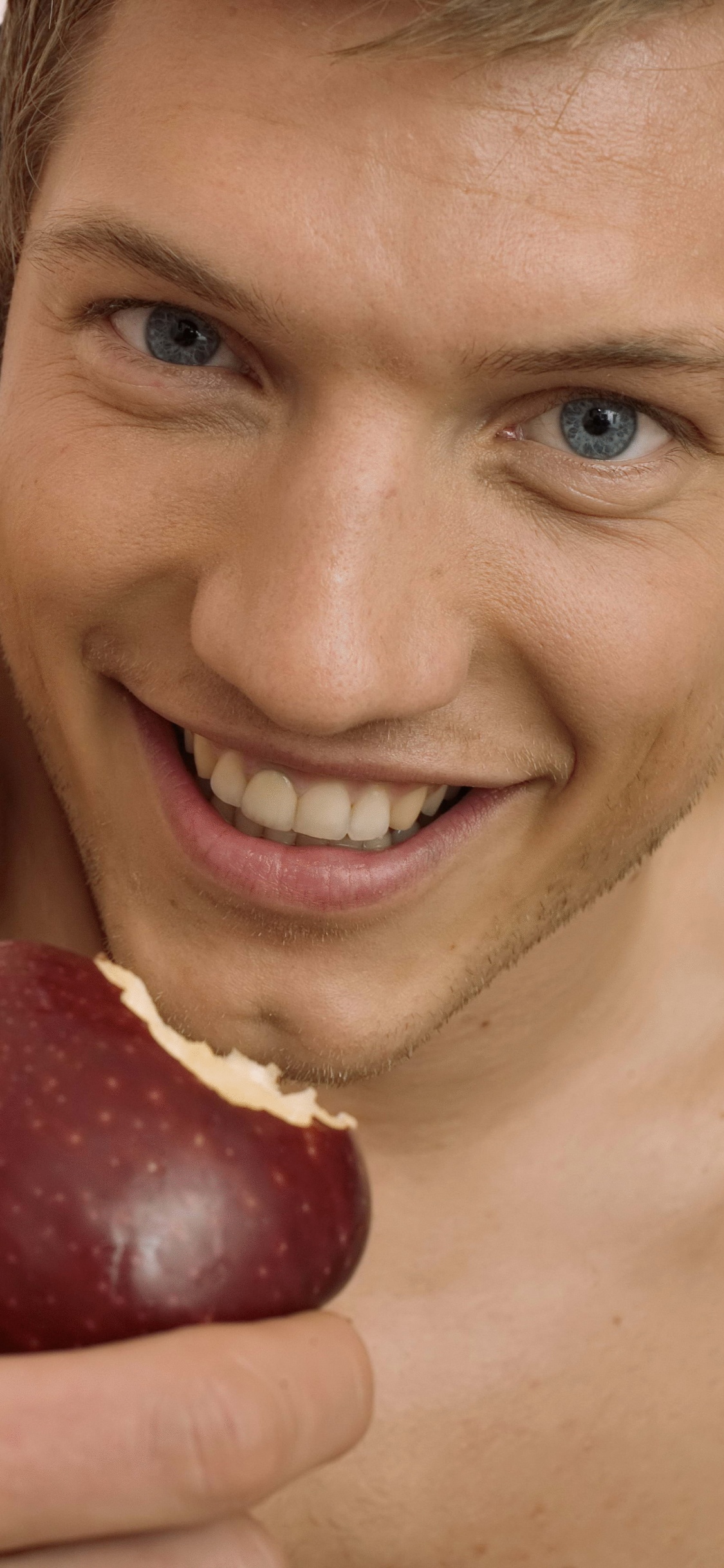 Alimento, Auriculares, Músculos, Boca, Cuello. Wallpaper in 1125x2436 Resolution