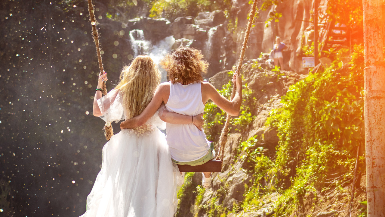 Couple, Les Gens Dans la Nature, Amusement, Robe, Heureux. Wallpaper in 1280x720 Resolution